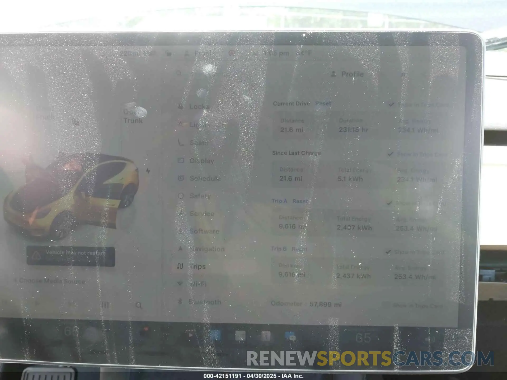 7 Photograph of a damaged car 7SAYGDEE9PF850881 TESLA MODEL Y 2023