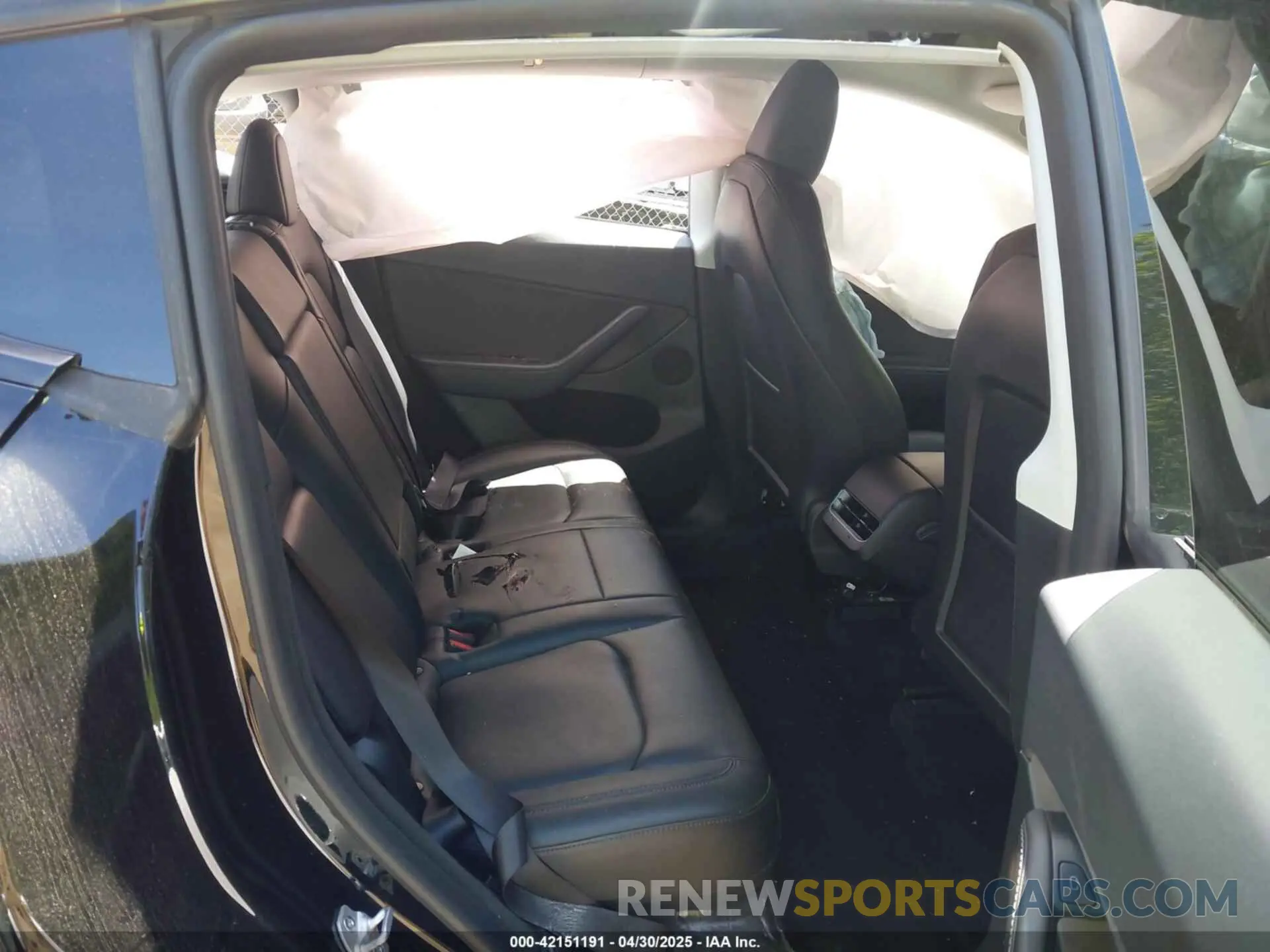 8 Photograph of a damaged car 7SAYGDEE9PF850881 TESLA MODEL Y 2023