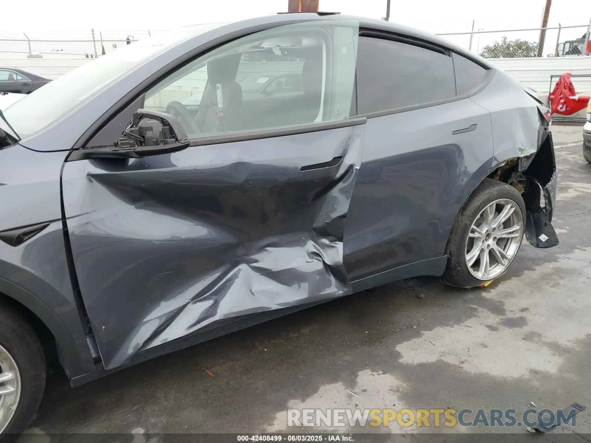 6 Photograph of a damaged car 7SAYGDEE9PF881001 TESLA MODEL Y 2023
