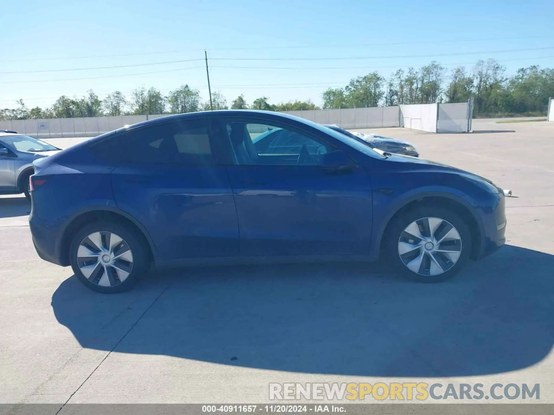 13 Photograph of a damaged car 7SAYGDEE9PF884951 TESLA MODEL Y 2023