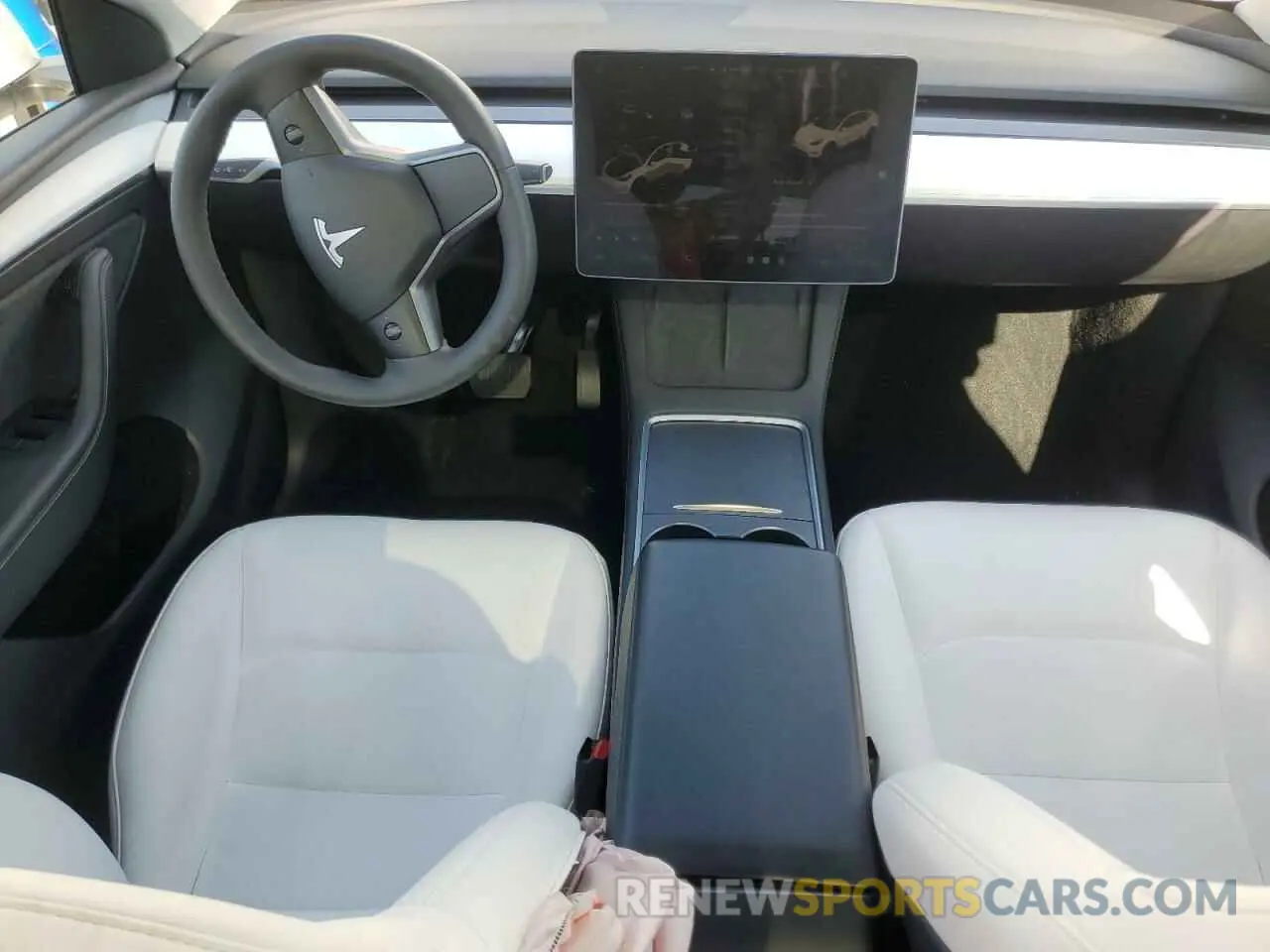 8 Photograph of a damaged car 7SAYGDEE9PF886313 TESLA MODEL Y 2023