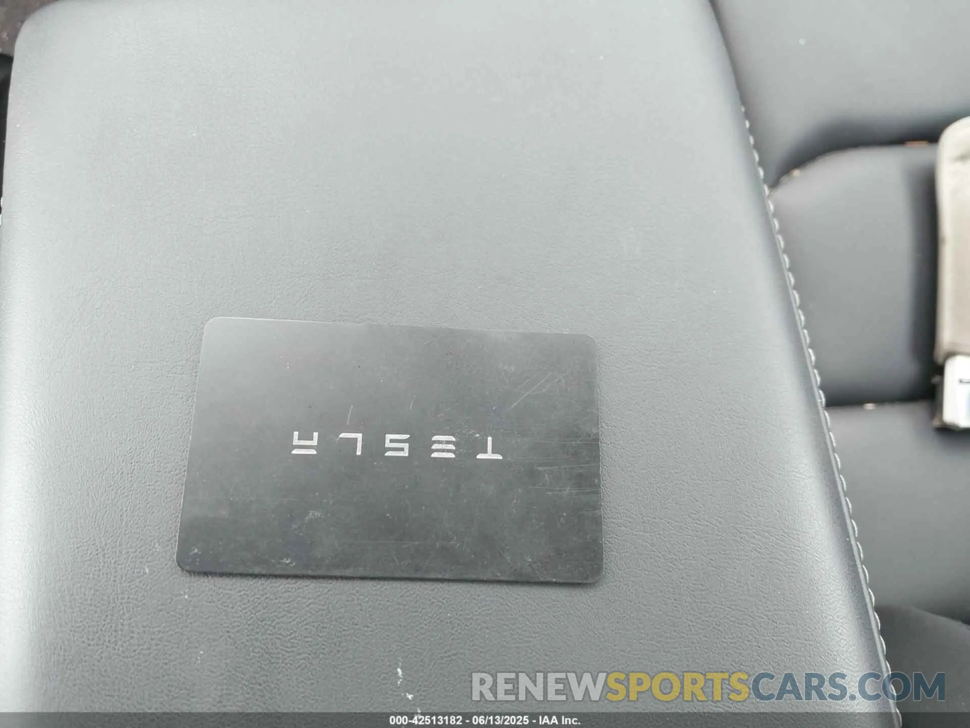 11 Photograph of a damaged car 7SAYGDEE9PF886439 TESLA MODEL Y 2023