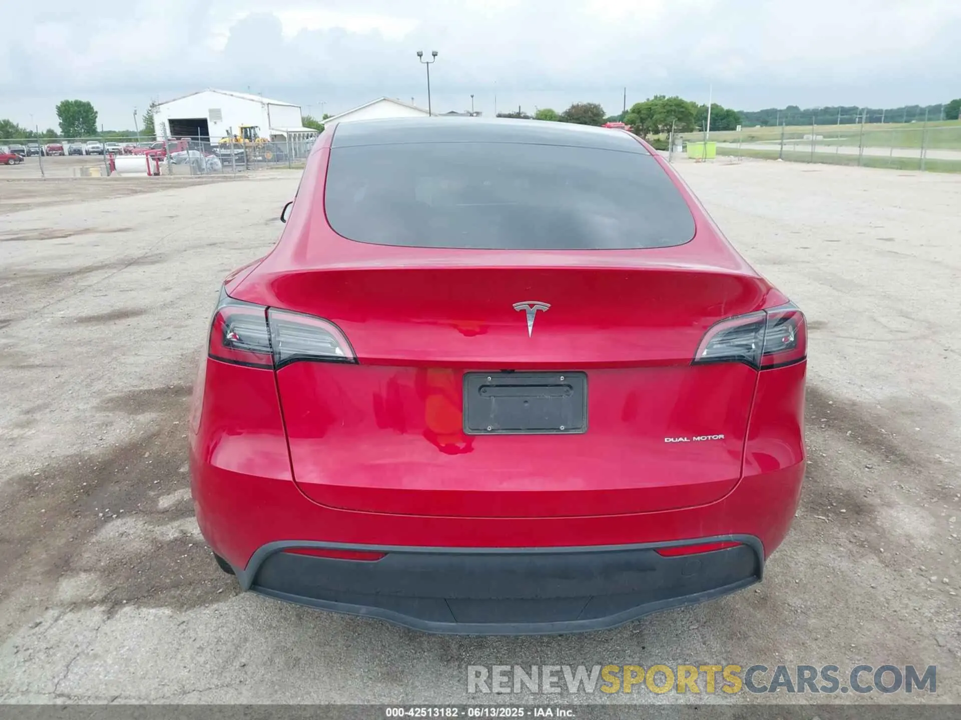 16 Photograph of a damaged car 7SAYGDEE9PF886439 TESLA MODEL Y 2023
