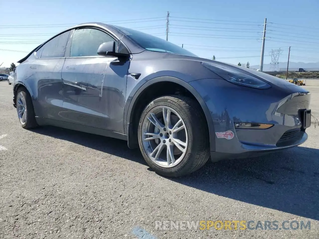 4 Photograph of a damaged car 7SAYGDEE9PF916202 TESLA MODEL Y 2023
