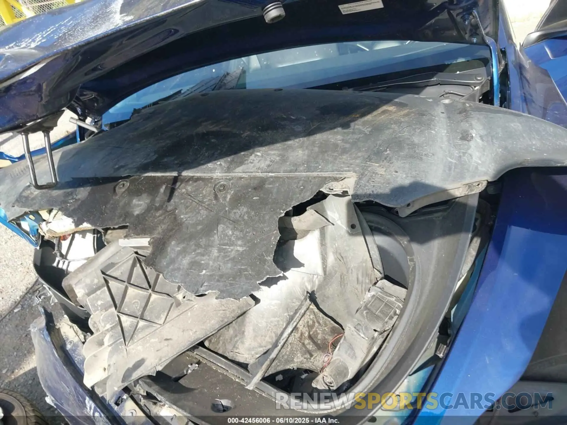 10 Photograph of a damaged car 7SAYGDEE9PF917186 TESLA MODEL Y 2023
