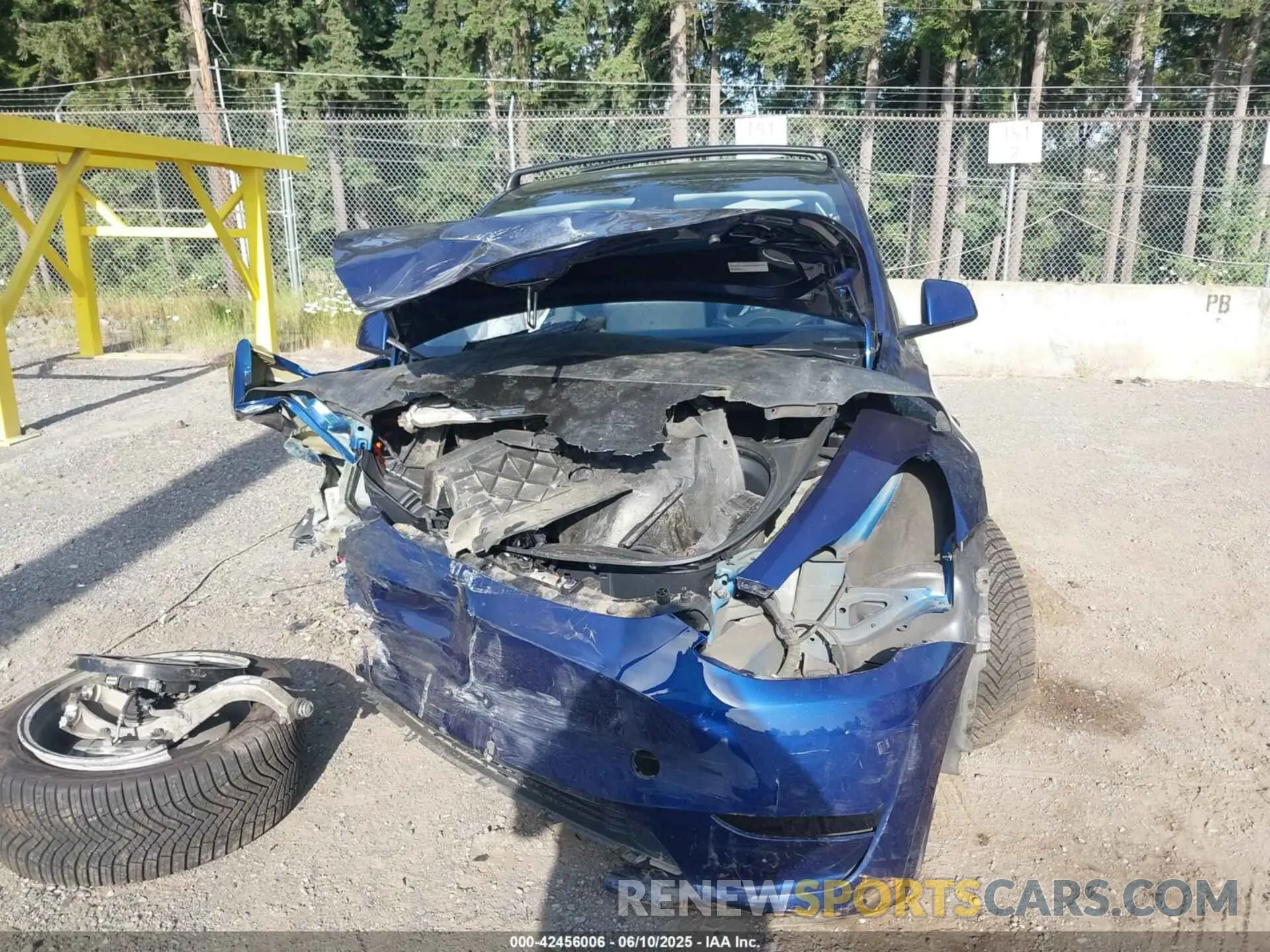 11 Photograph of a damaged car 7SAYGDEE9PF917186 TESLA MODEL Y 2023