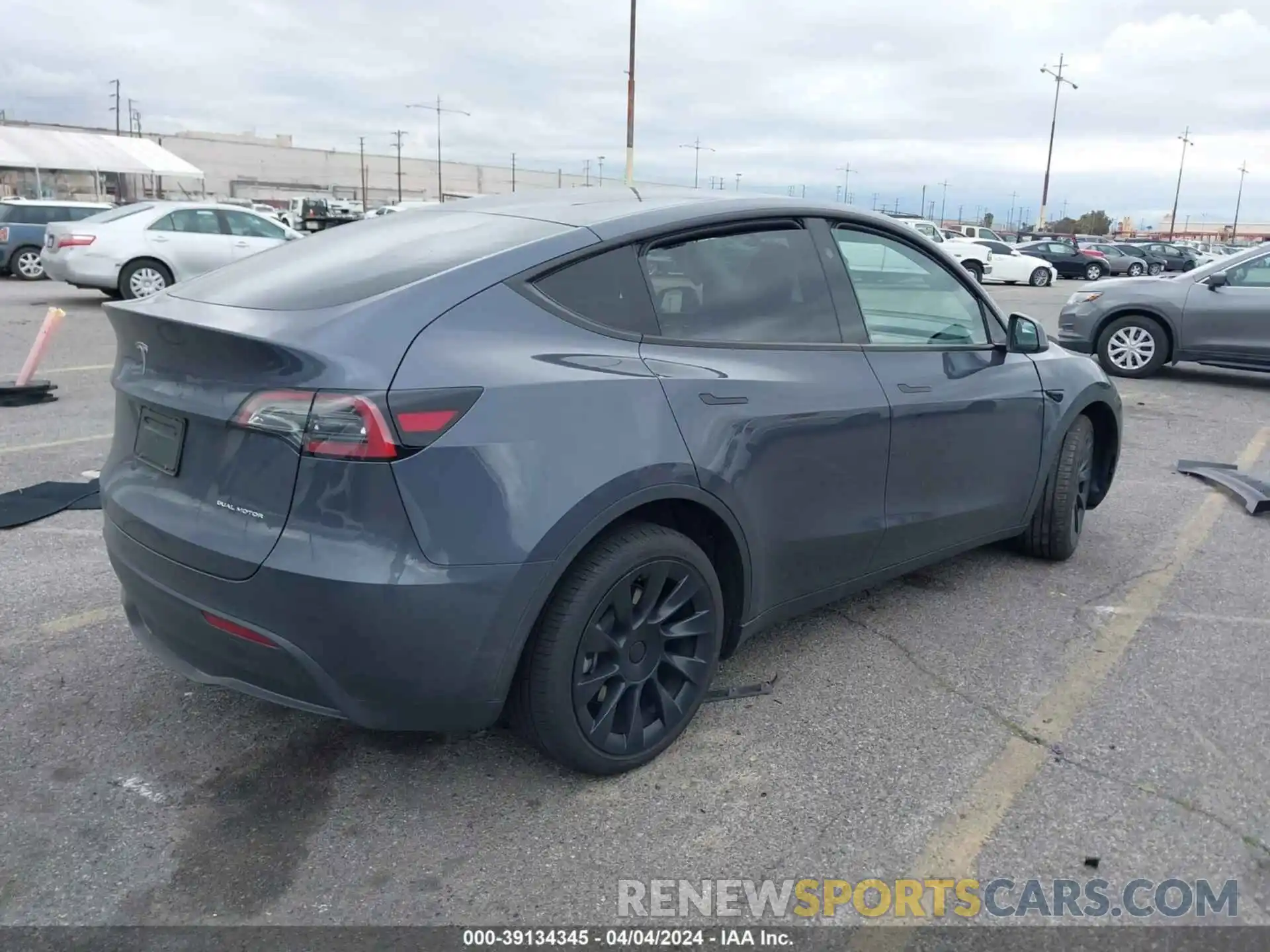 4 Photograph of a damaged car 7SAYGDEE9PF938426 TESLA MODEL Y 2023