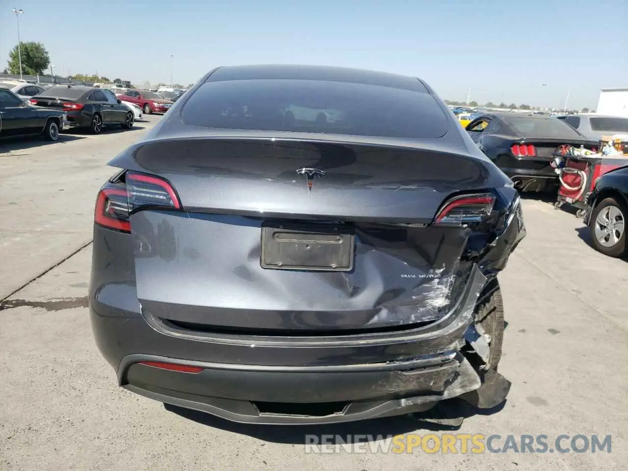 6 Photograph of a damaged car 7SAYGDEE9PF970633 TESLA MODEL Y 2023