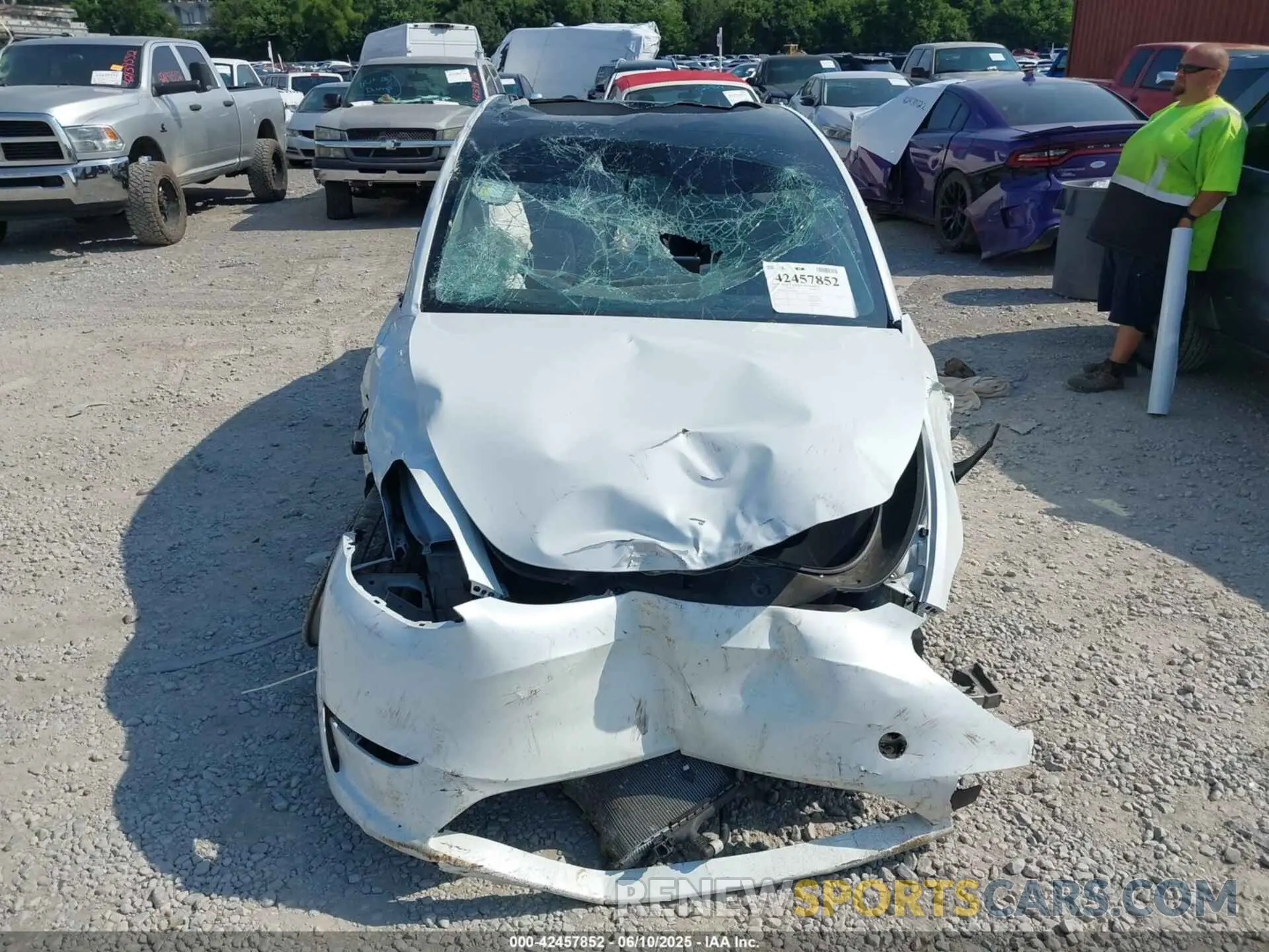 6 Photograph of a damaged car 7SAYGDEEXPA034663 TESLA MODEL Y 2023
