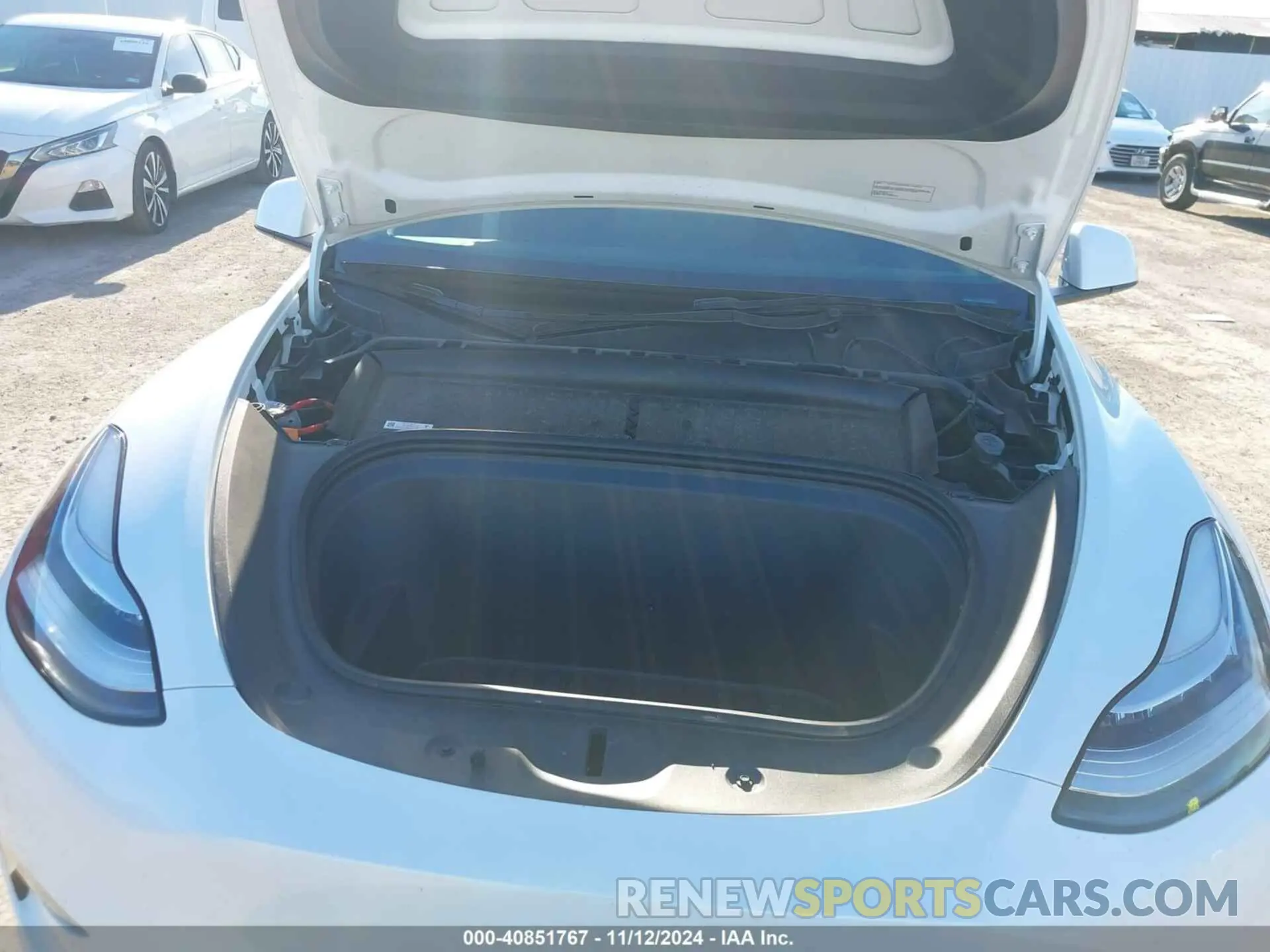 10 Photograph of a damaged car 7SAYGDEEXPA036686 TESLA MODEL Y 2023