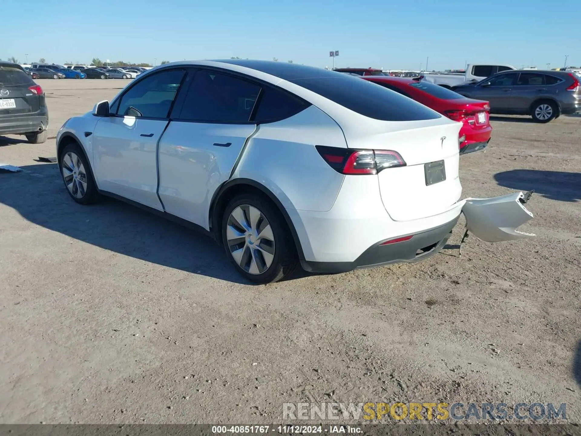 3 Photograph of a damaged car 7SAYGDEEXPA036686 TESLA MODEL Y 2023