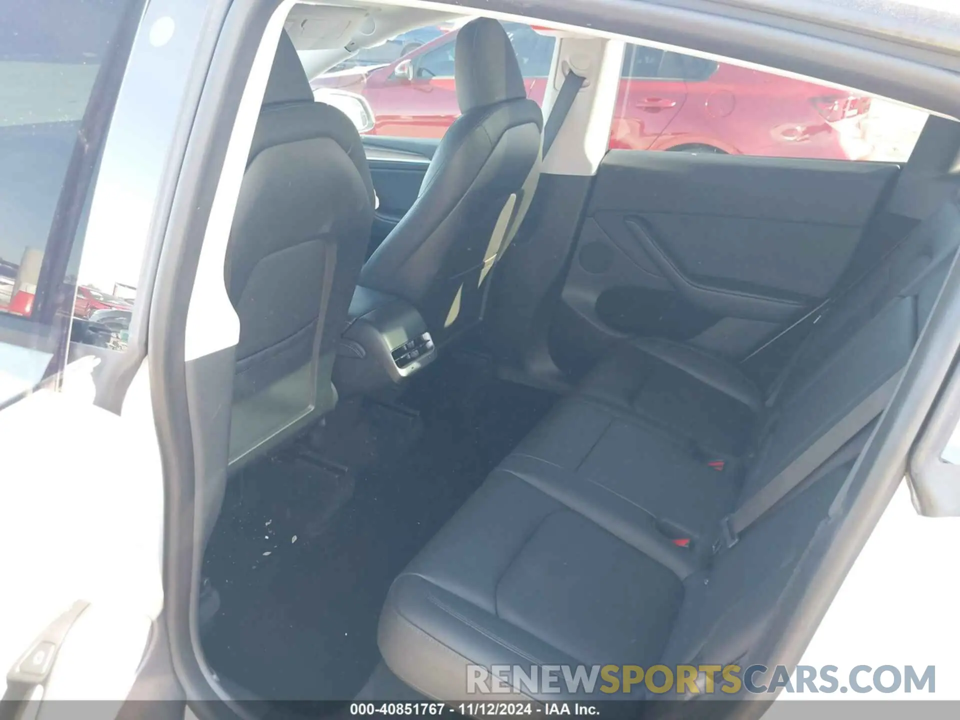 8 Photograph of a damaged car 7SAYGDEEXPA036686 TESLA MODEL Y 2023