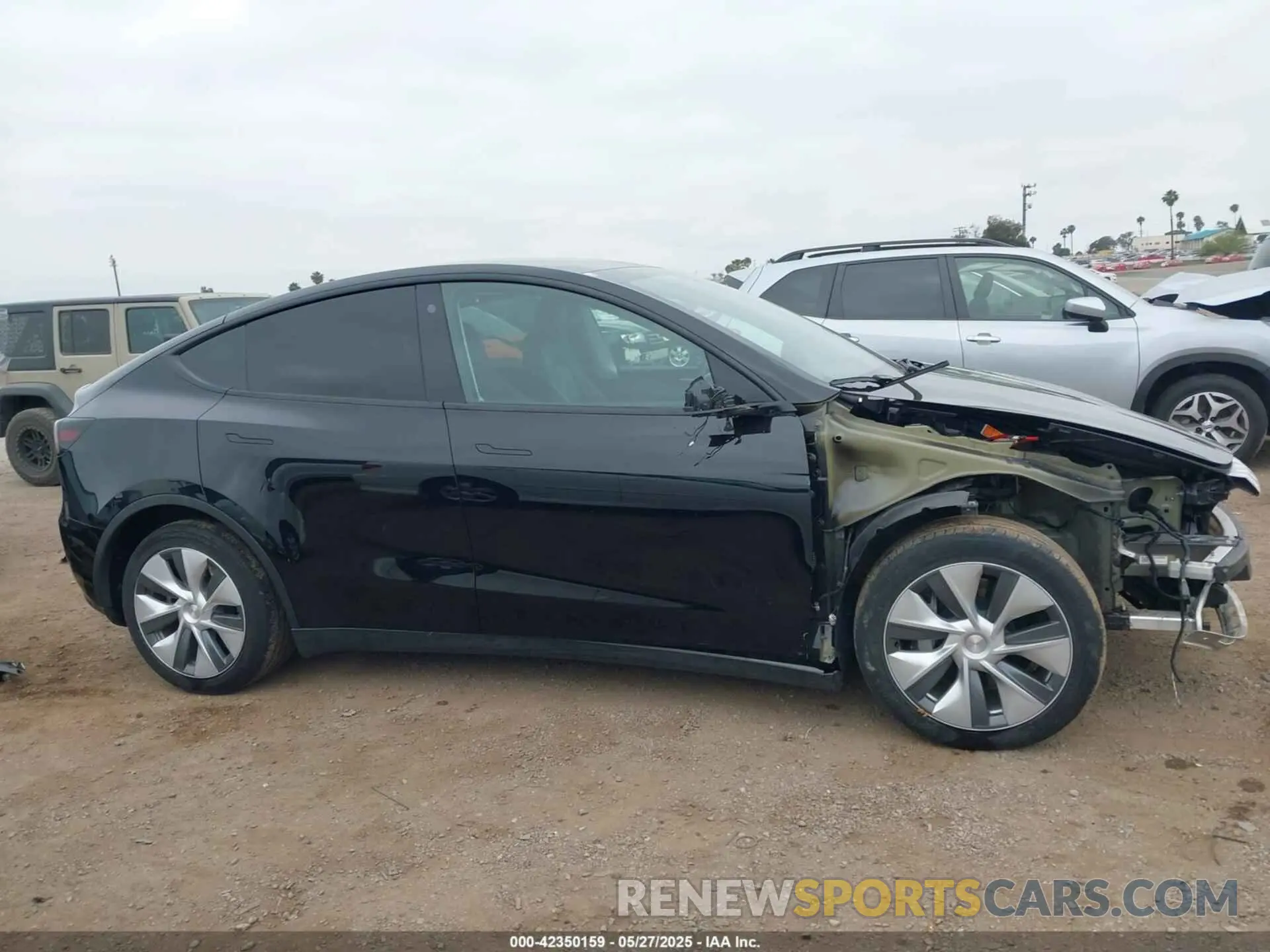 14 Photograph of a damaged car 7SAYGDEEXPA044335 TESLA MODEL Y 2023