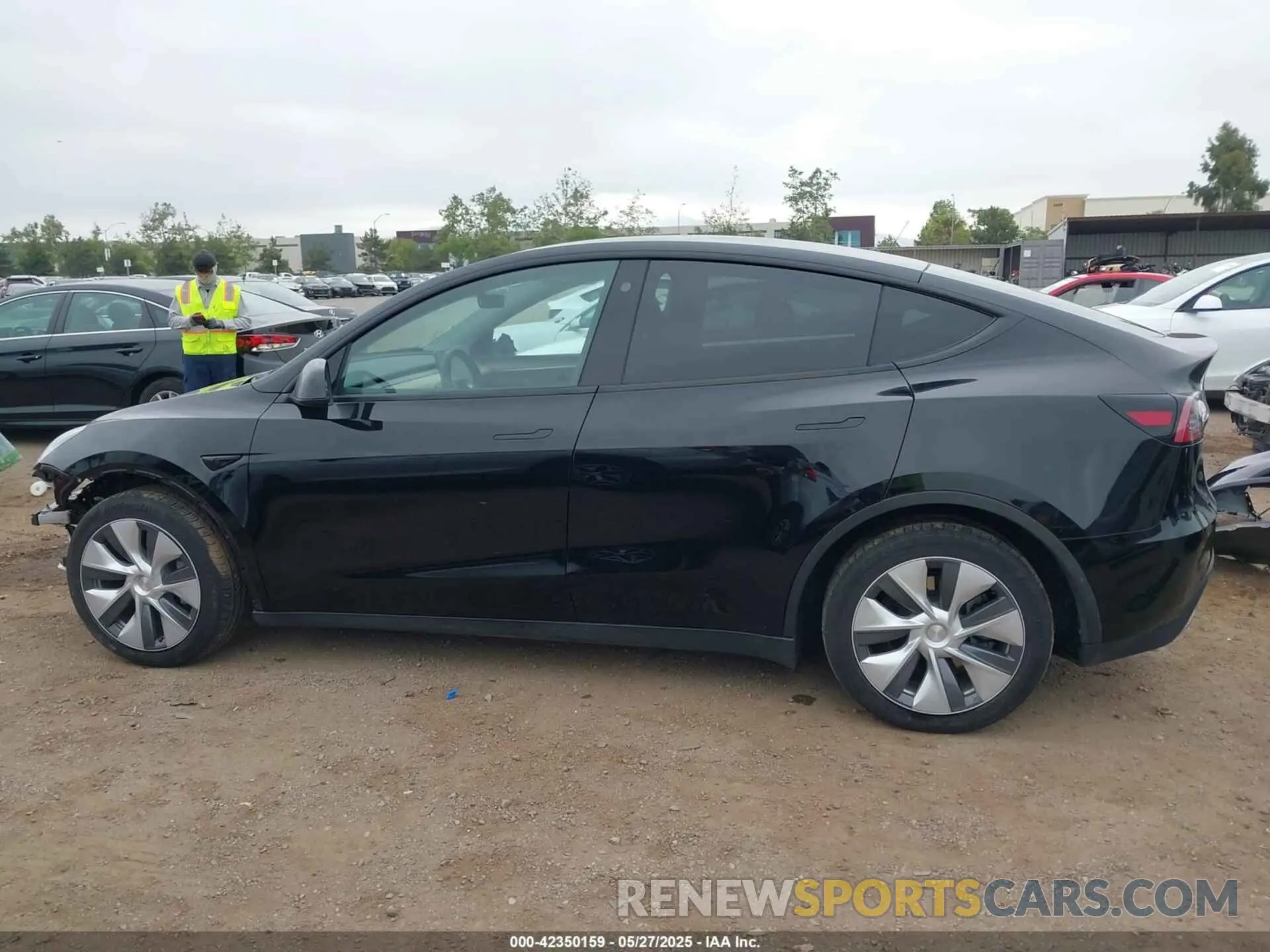 15 Photograph of a damaged car 7SAYGDEEXPA044335 TESLA MODEL Y 2023