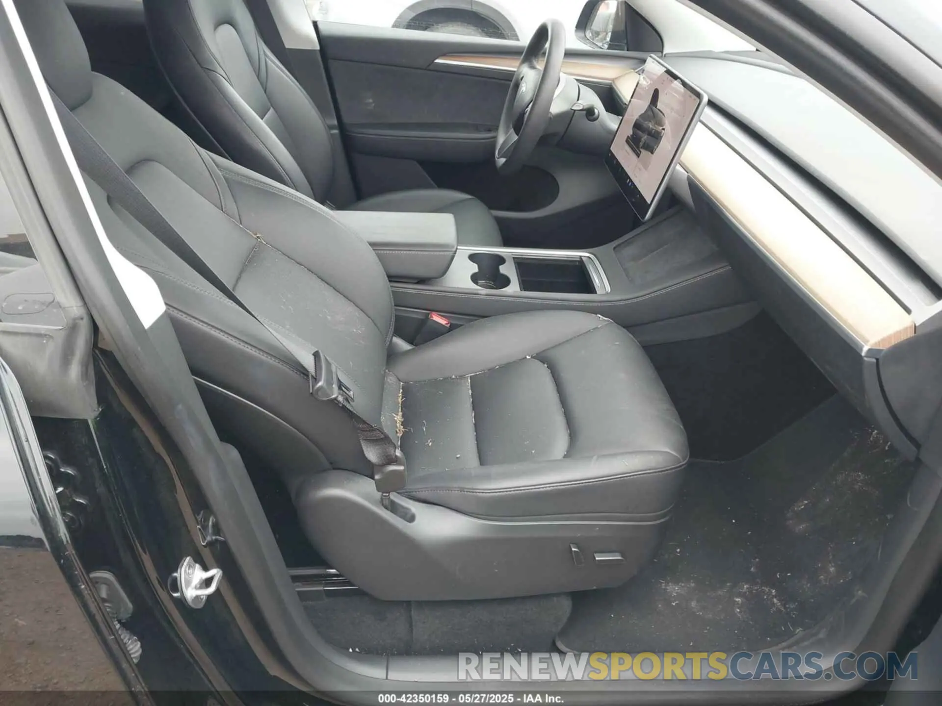 5 Photograph of a damaged car 7SAYGDEEXPA044335 TESLA MODEL Y 2023
