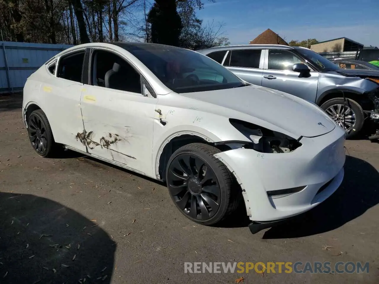 4 Photograph of a damaged car 7SAYGDEEXPA052211 TESLA MODEL Y 2023