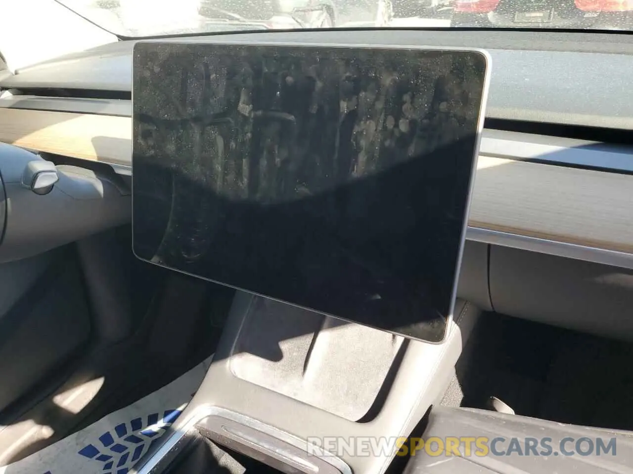 9 Photograph of a damaged car 7SAYGDEEXPA052211 TESLA MODEL Y 2023