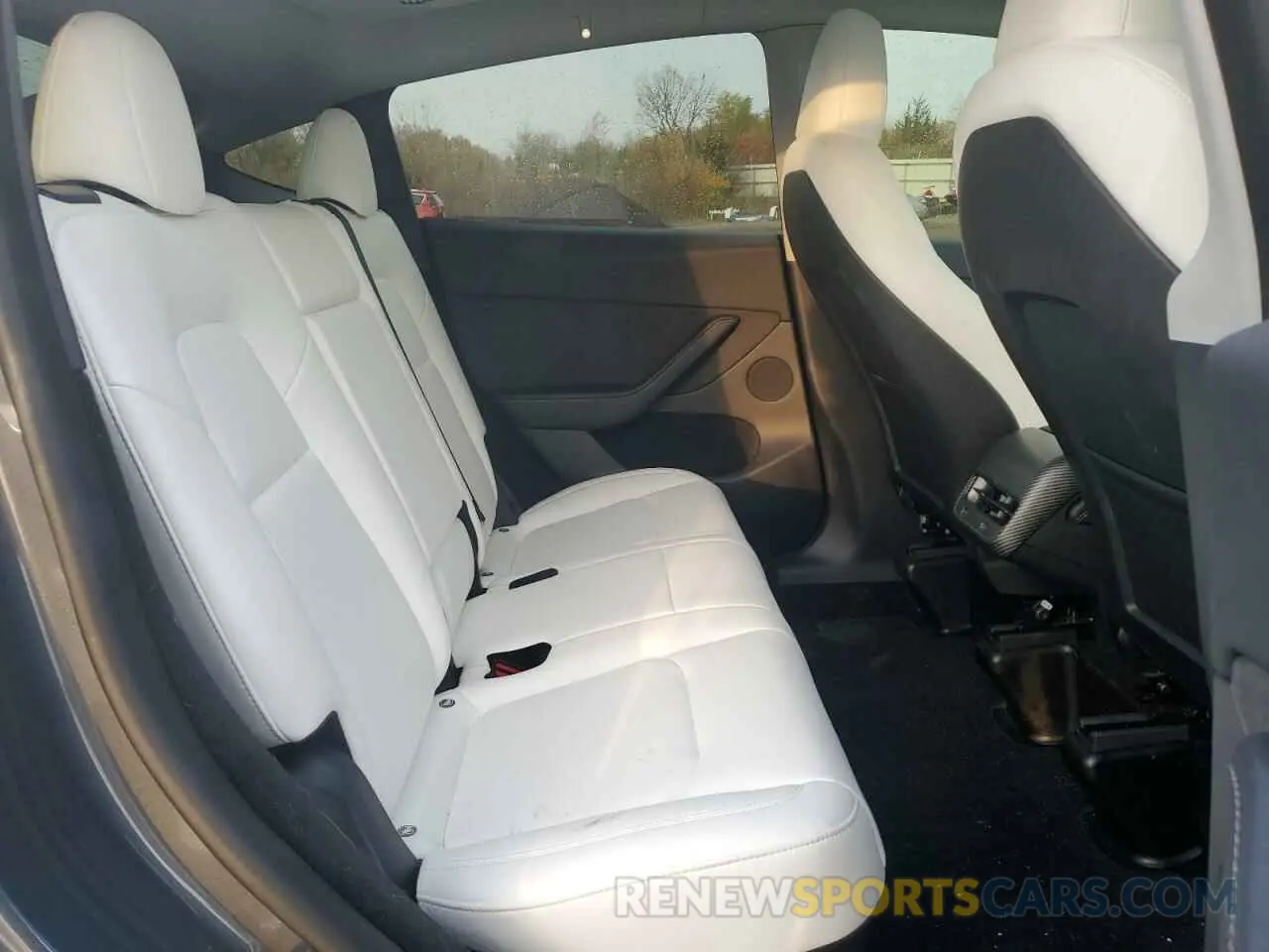 11 Photograph of a damaged car 7SAYGDEEXPA053777 TESLA MODEL Y 2023