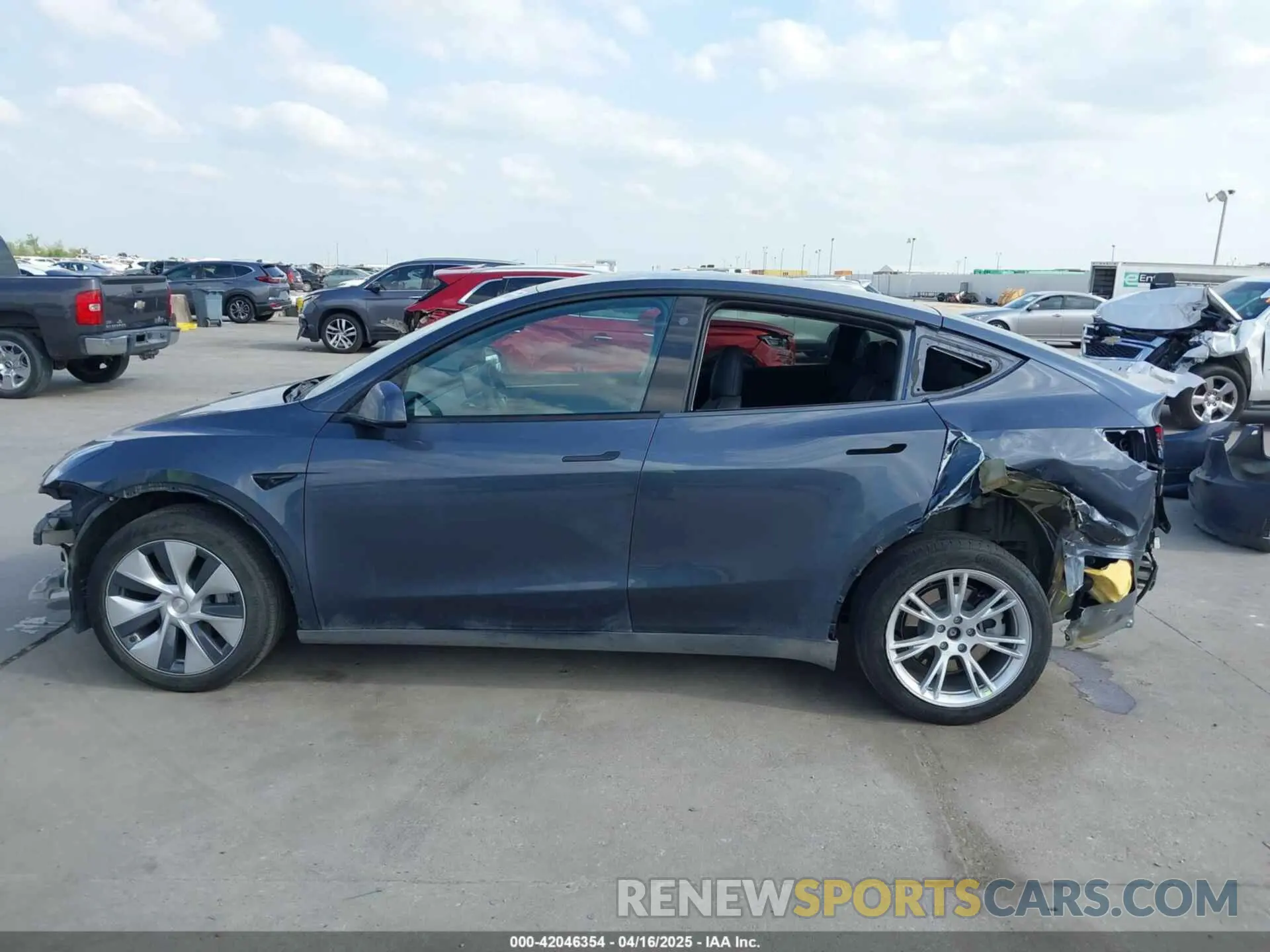 14 Photograph of a damaged car 7SAYGDEEXPA078629 TESLA MODEL Y 2023