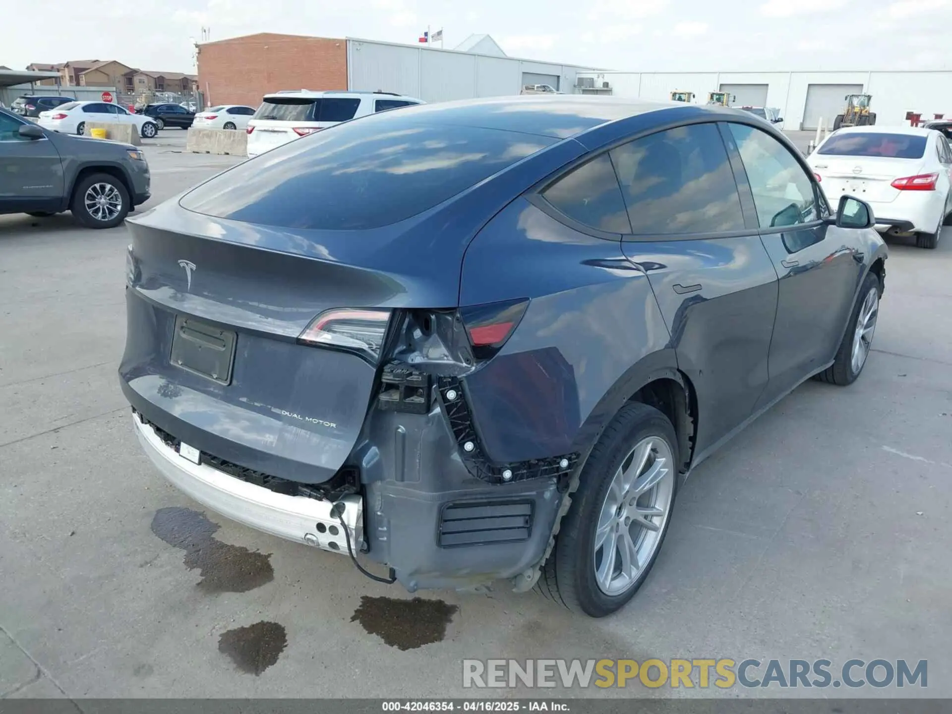 4 Photograph of a damaged car 7SAYGDEEXPA078629 TESLA MODEL Y 2023