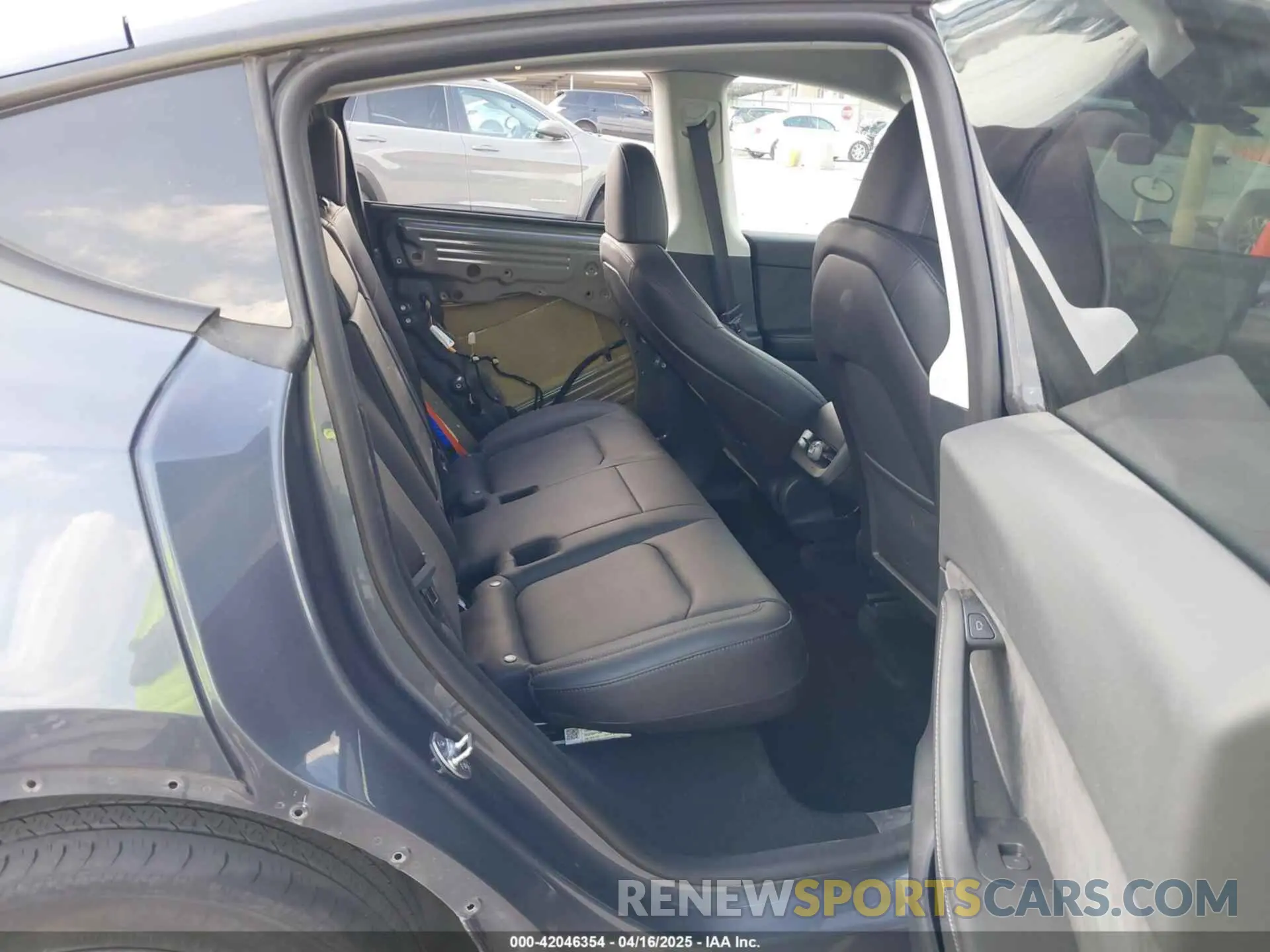 8 Photograph of a damaged car 7SAYGDEEXPA078629 TESLA MODEL Y 2023