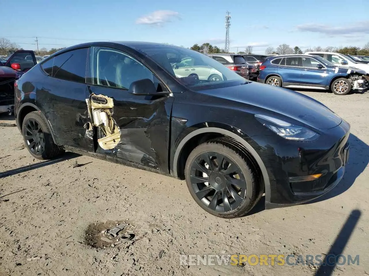 4 Photograph of a damaged car 7SAYGDEEXPA078937 TESLA MODEL Y 2023
