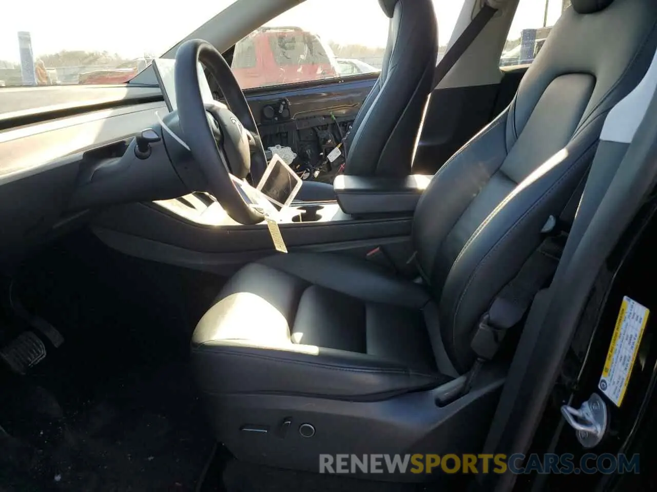 7 Photograph of a damaged car 7SAYGDEEXPA078937 TESLA MODEL Y 2023