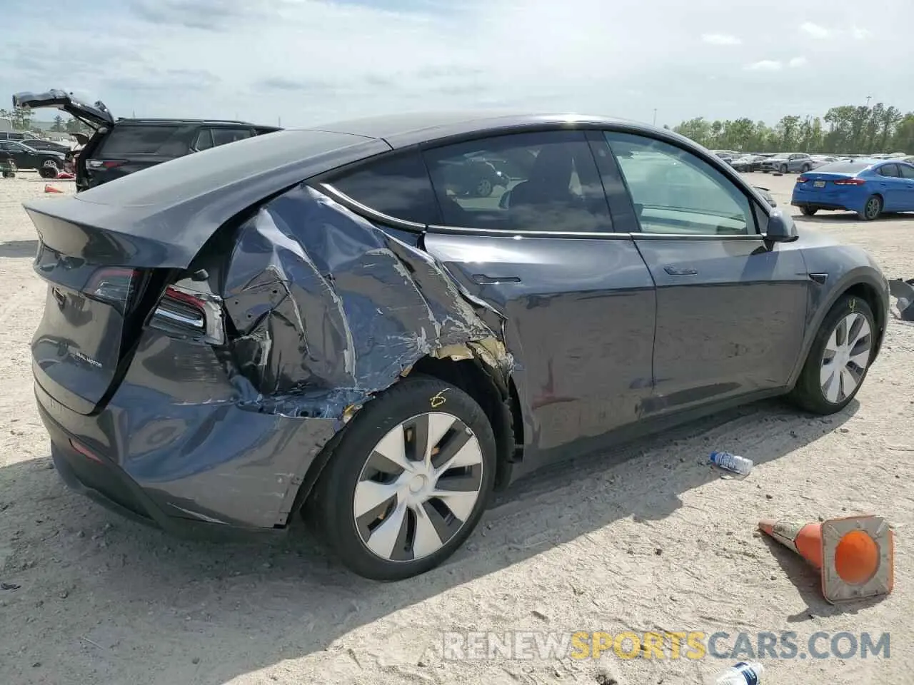 3 Photograph of a damaged car 7SAYGDEEXPA088951 TESLA MODEL Y 2023