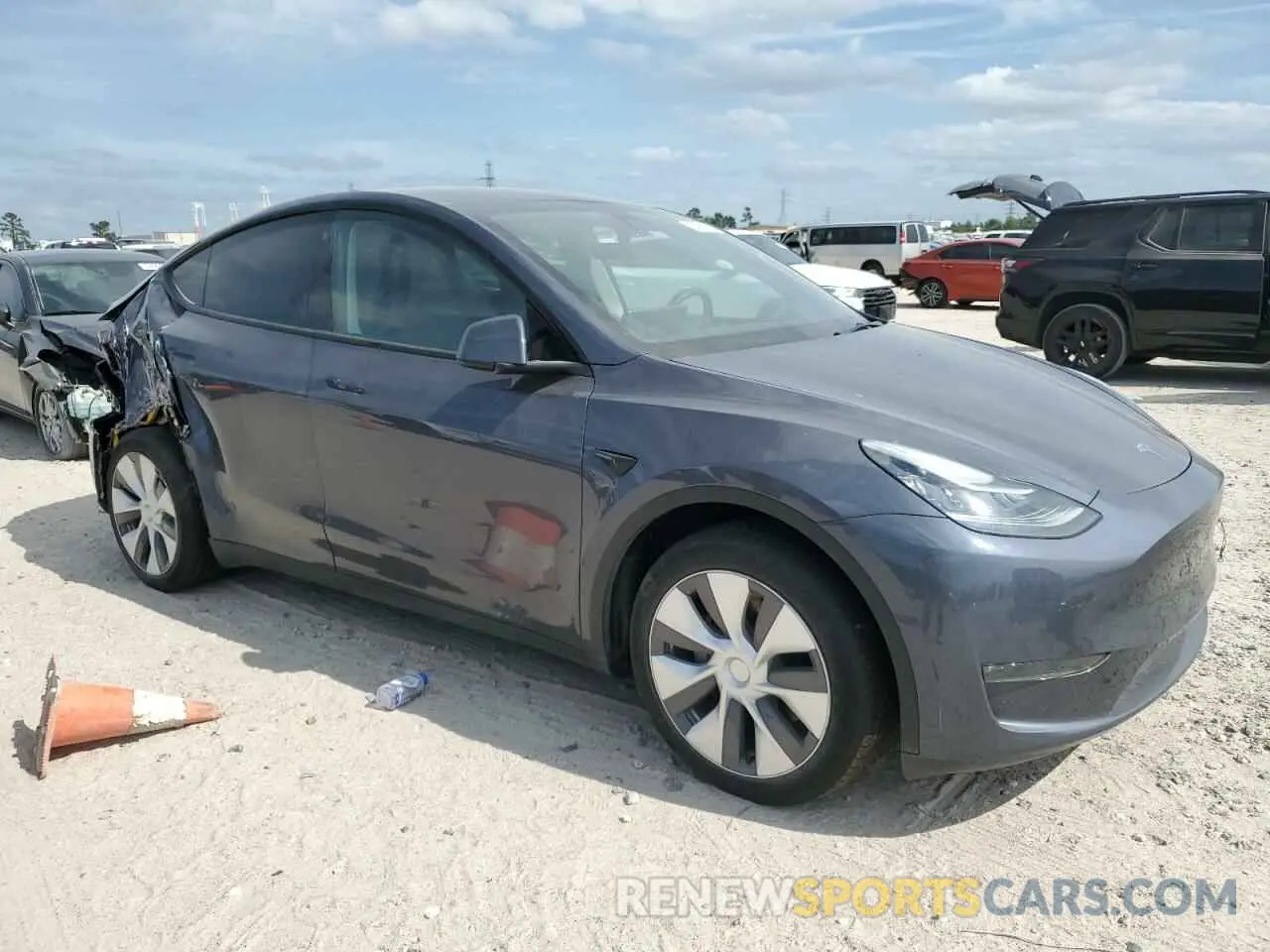 4 Photograph of a damaged car 7SAYGDEEXPA088951 TESLA MODEL Y 2023