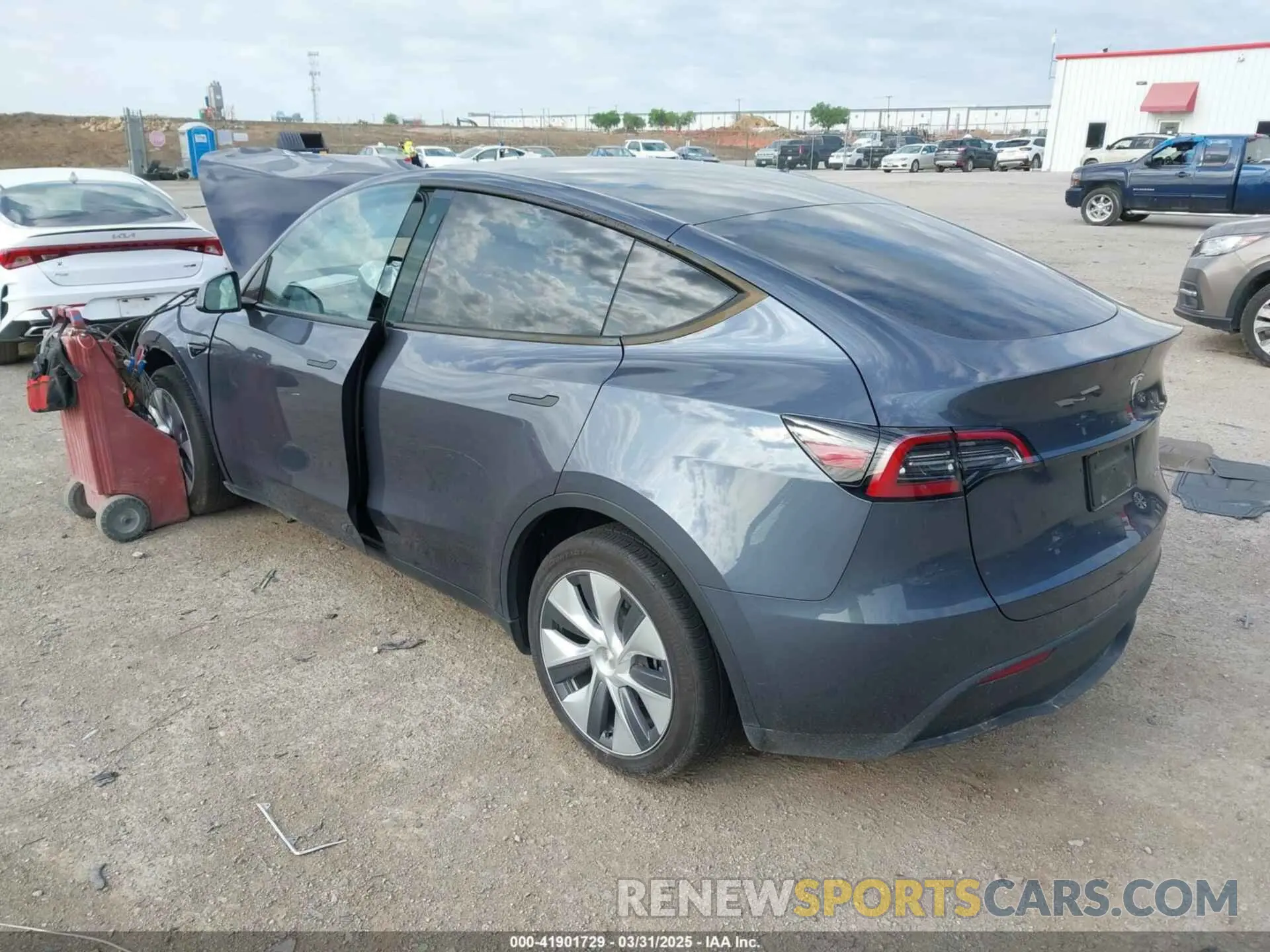 3 Photograph of a damaged car 7SAYGDEEXPA124203 TESLA MODEL Y 2023