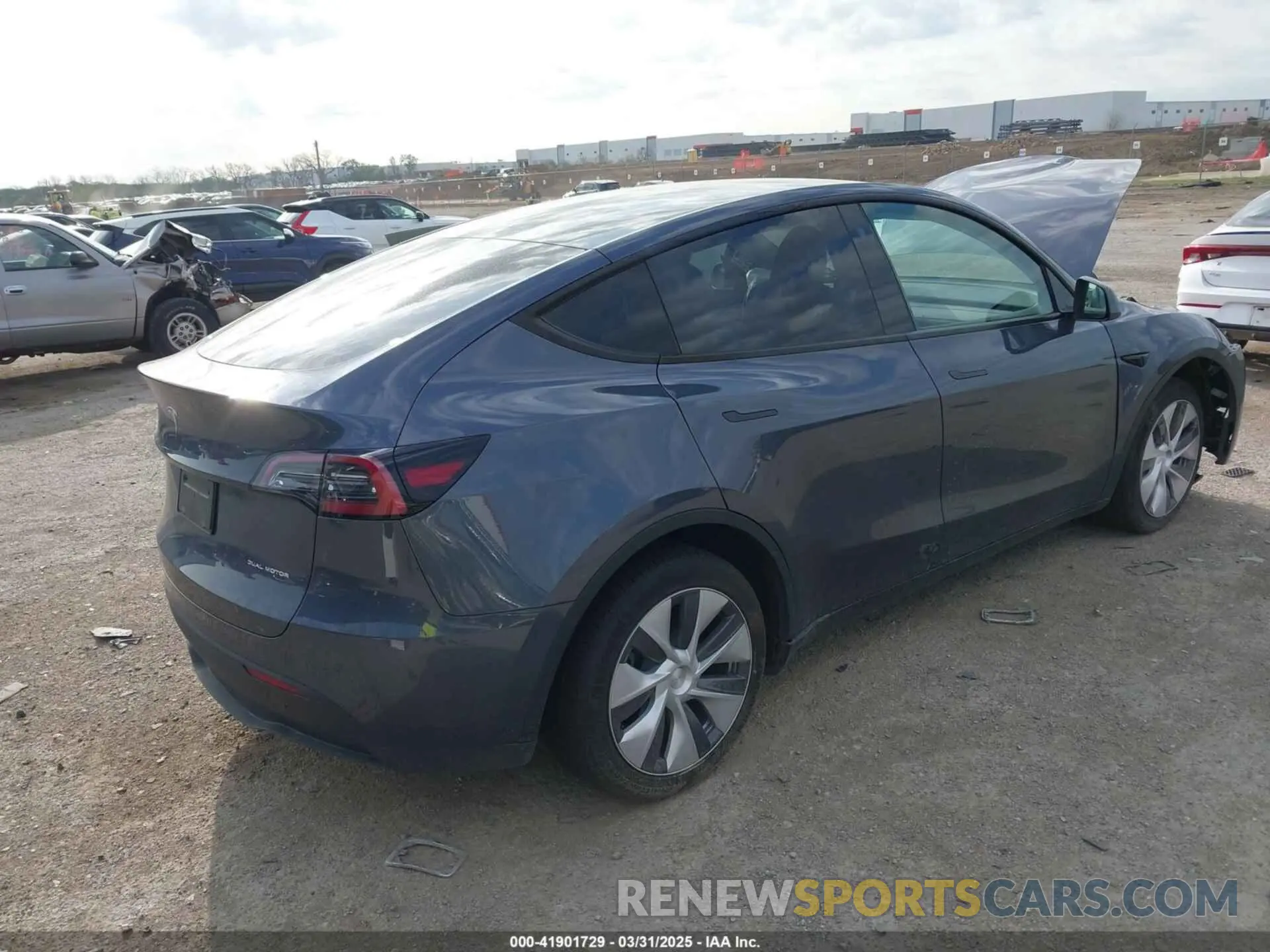 4 Photograph of a damaged car 7SAYGDEEXPA124203 TESLA MODEL Y 2023