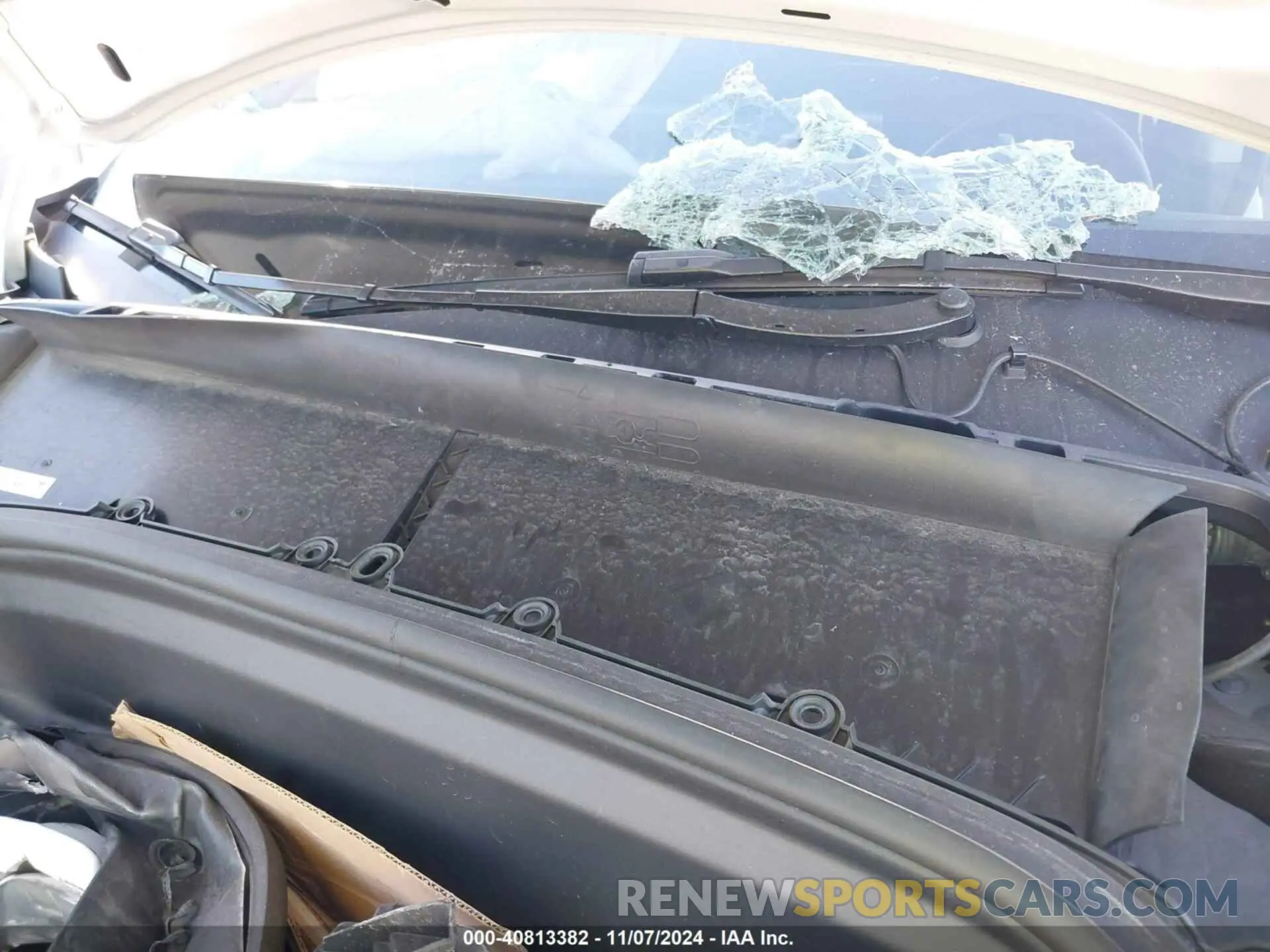 10 Photograph of a damaged car 7SAYGDEEXPA126856 TESLA MODEL Y 2023