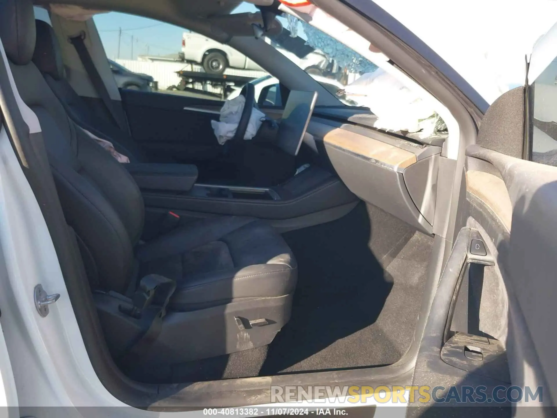 5 Photograph of a damaged car 7SAYGDEEXPA126856 TESLA MODEL Y 2023