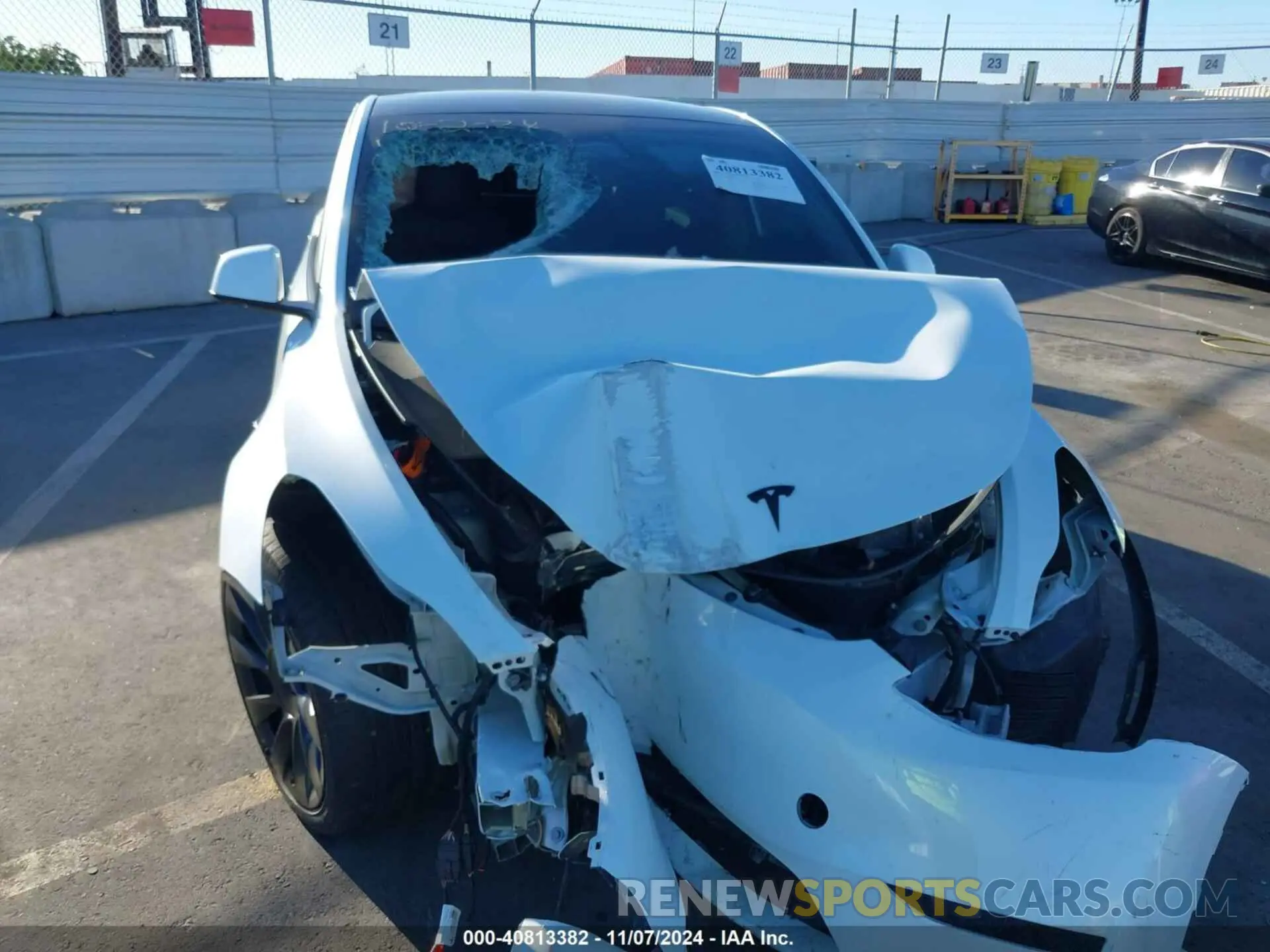 6 Photograph of a damaged car 7SAYGDEEXPA126856 TESLA MODEL Y 2023