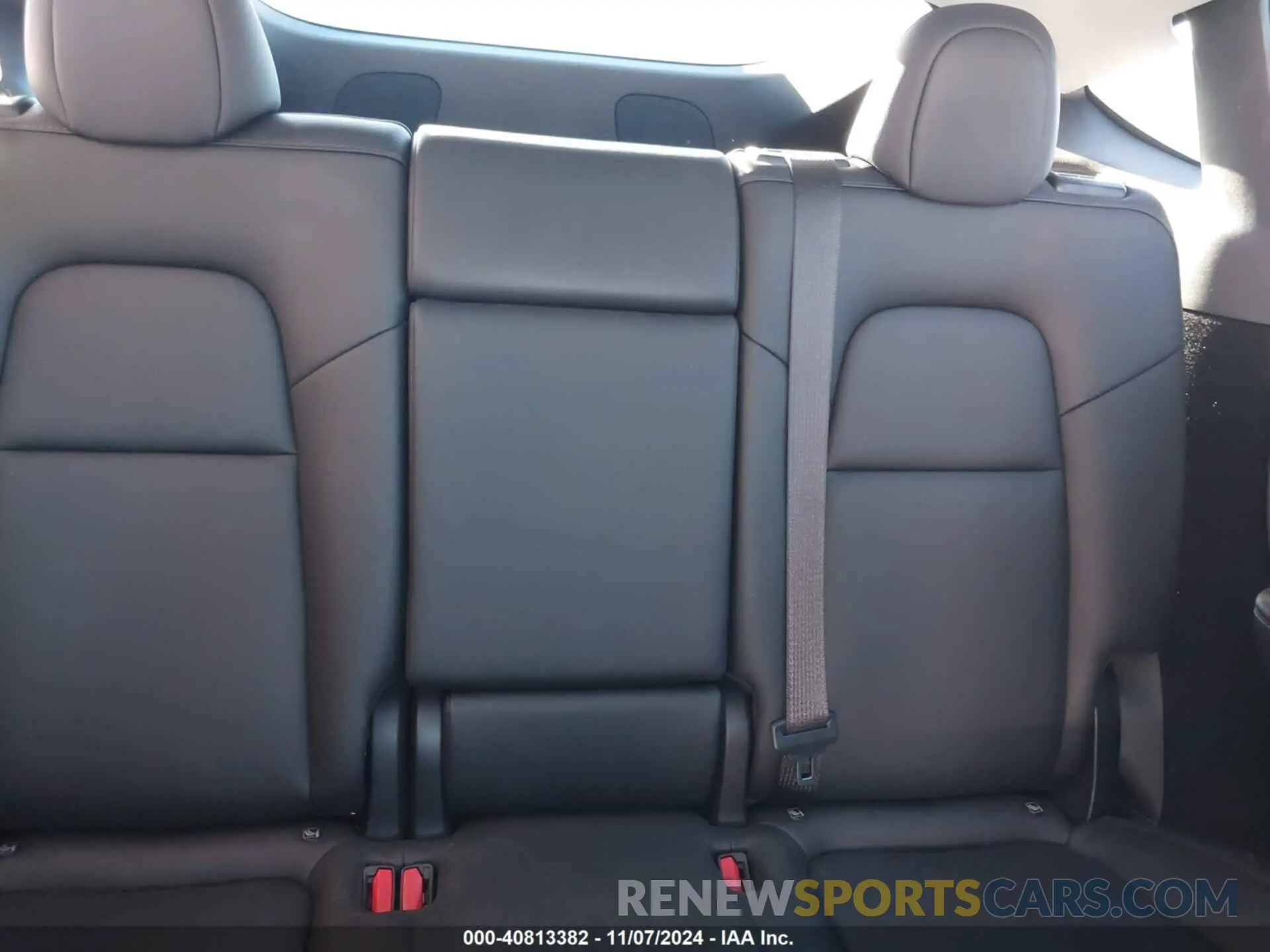 8 Photograph of a damaged car 7SAYGDEEXPA126856 TESLA MODEL Y 2023
