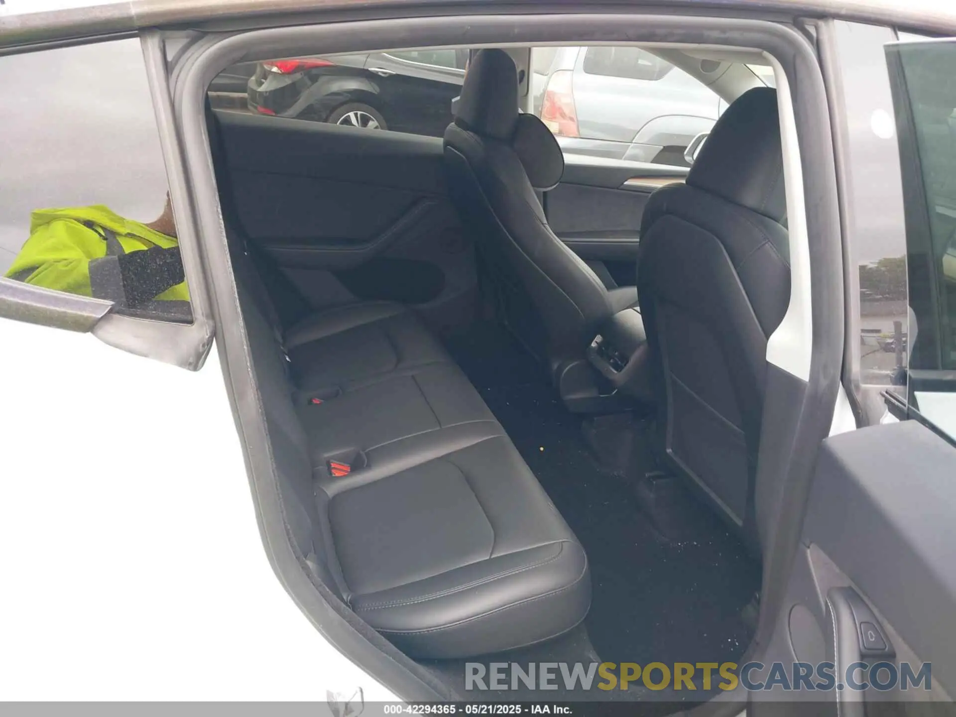 8 Photograph of a damaged car 7SAYGDEEXPA139493 TESLA MODEL Y 2023