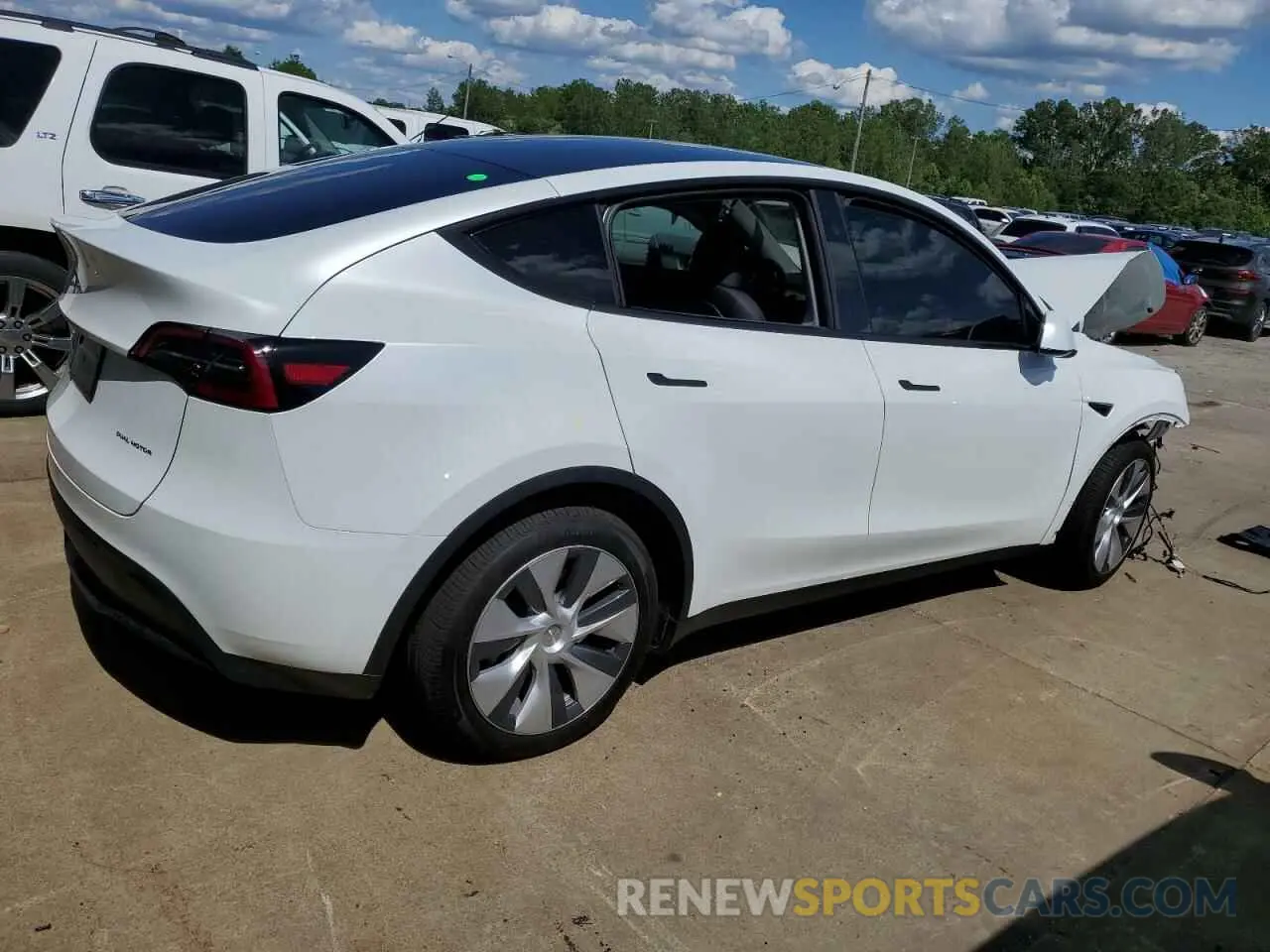 3 Photograph of a damaged car 7SAYGDEEXPA162918 TESLA MODEL Y 2023