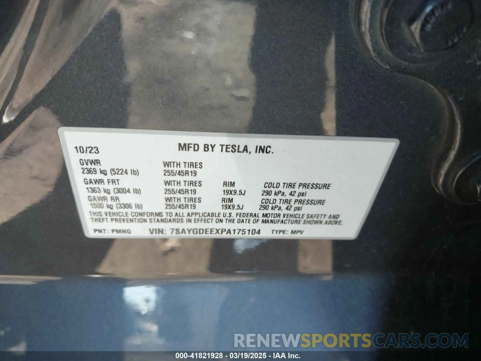 9 Photograph of a damaged car 7SAYGDEEXPA175104 TESLA MODEL Y 2023