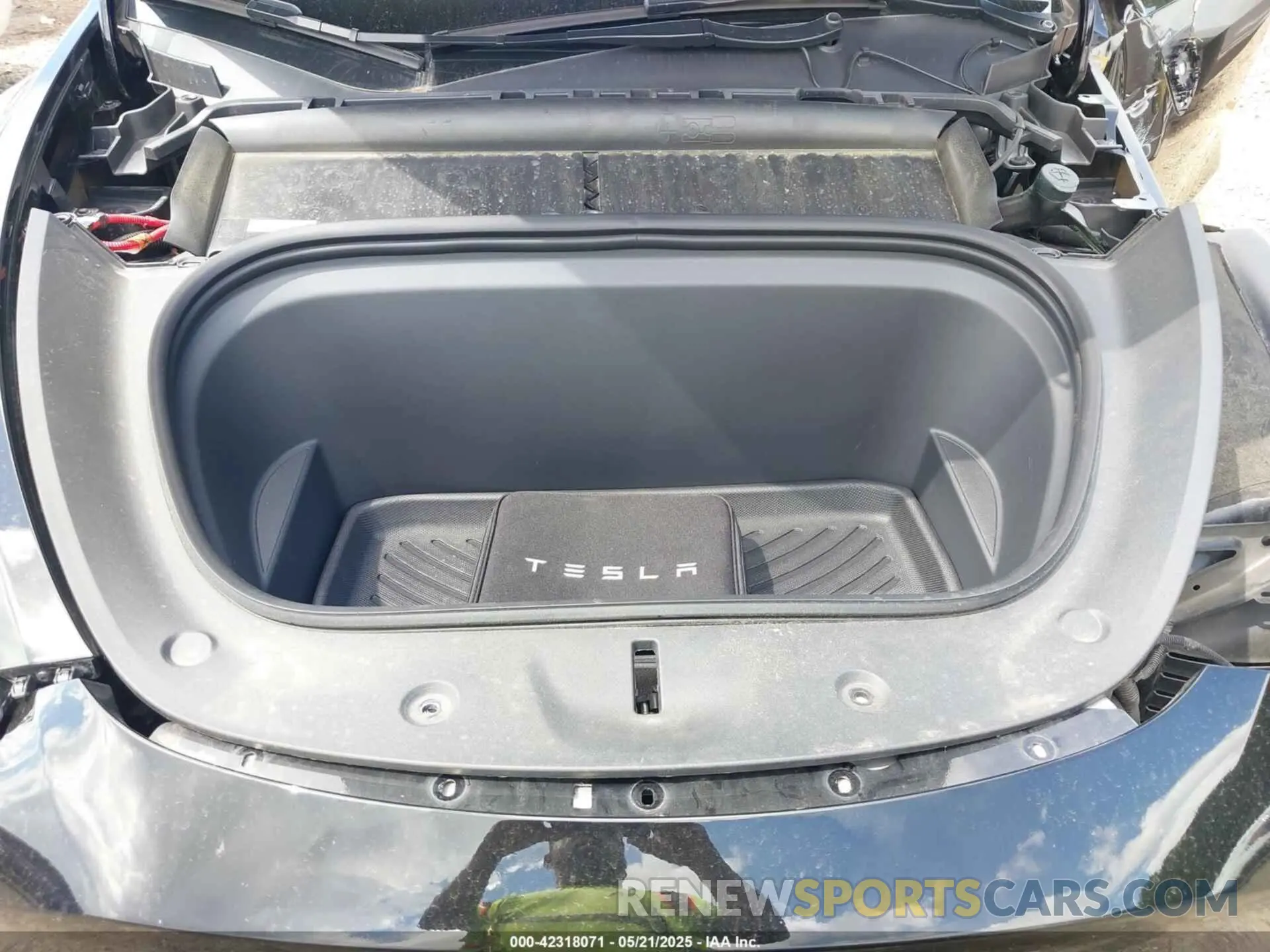 10 Photograph of a damaged car 7SAYGDEEXPA177645 TESLA MODEL Y 2023