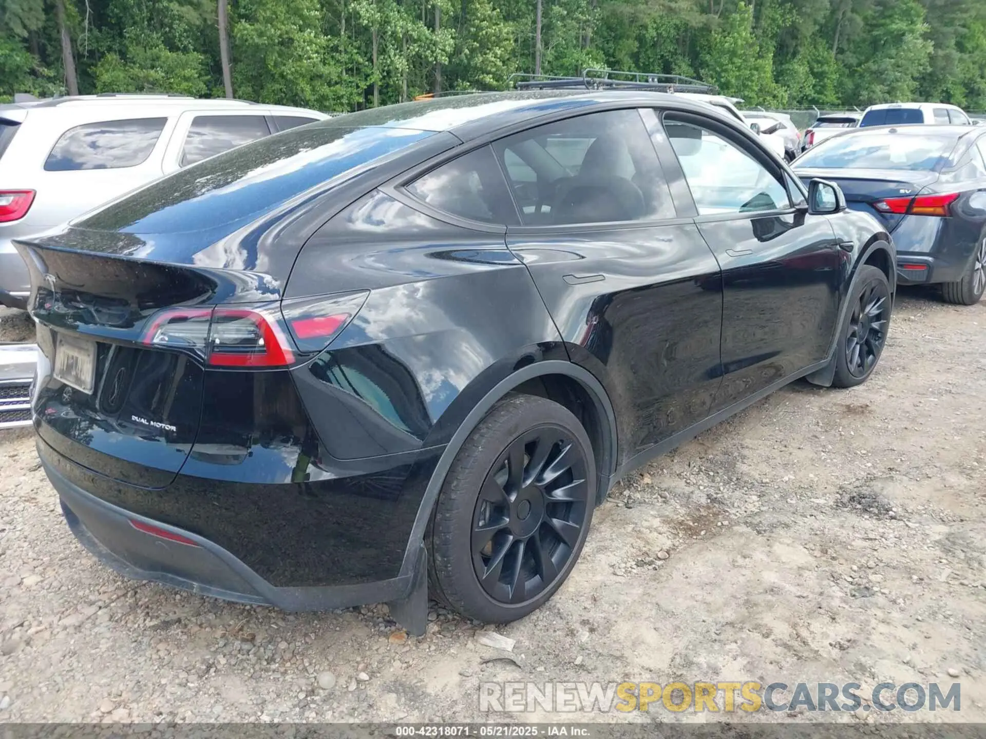 4 Photograph of a damaged car 7SAYGDEEXPA177645 TESLA MODEL Y 2023