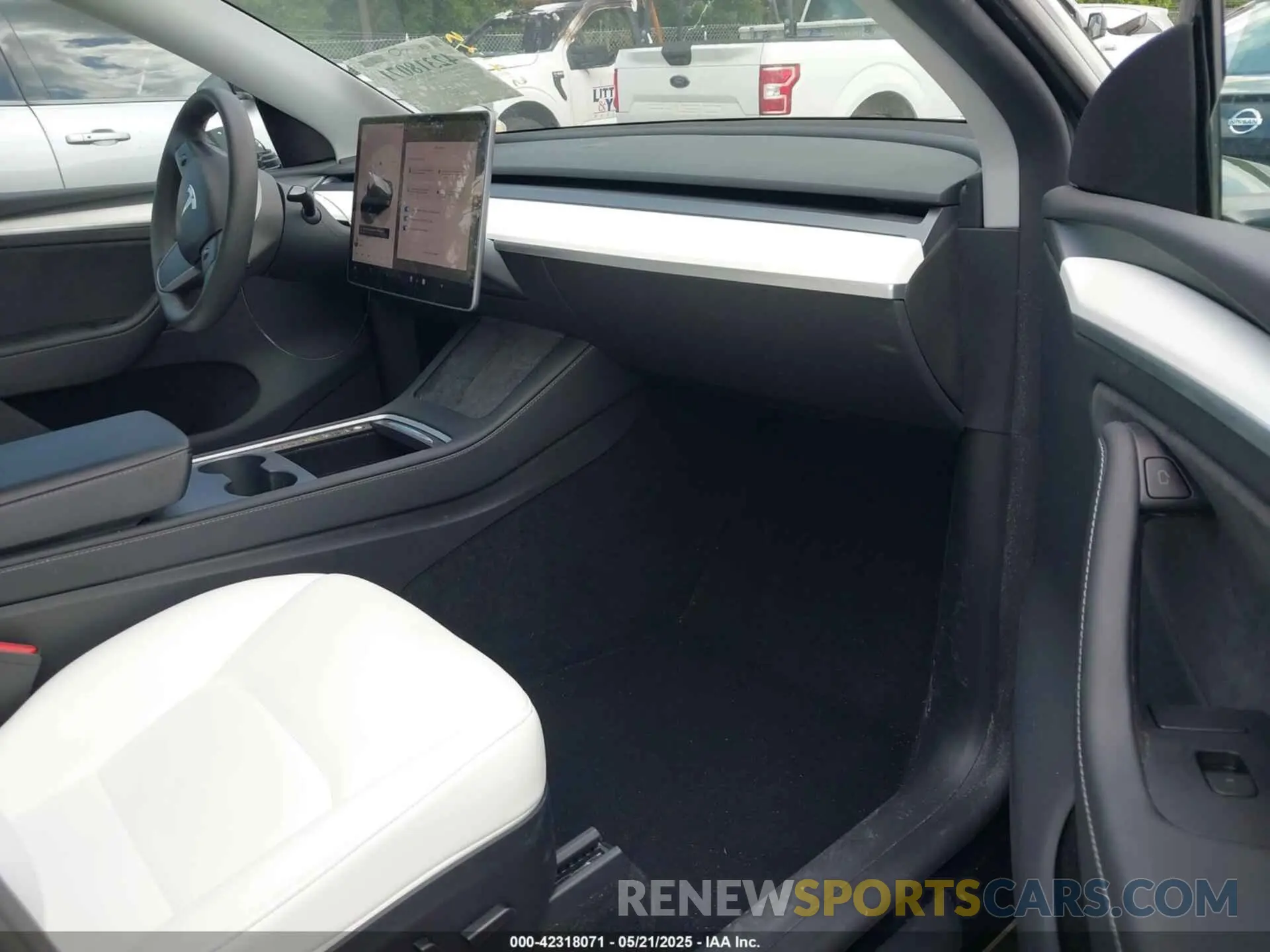 5 Photograph of a damaged car 7SAYGDEEXPA177645 TESLA MODEL Y 2023