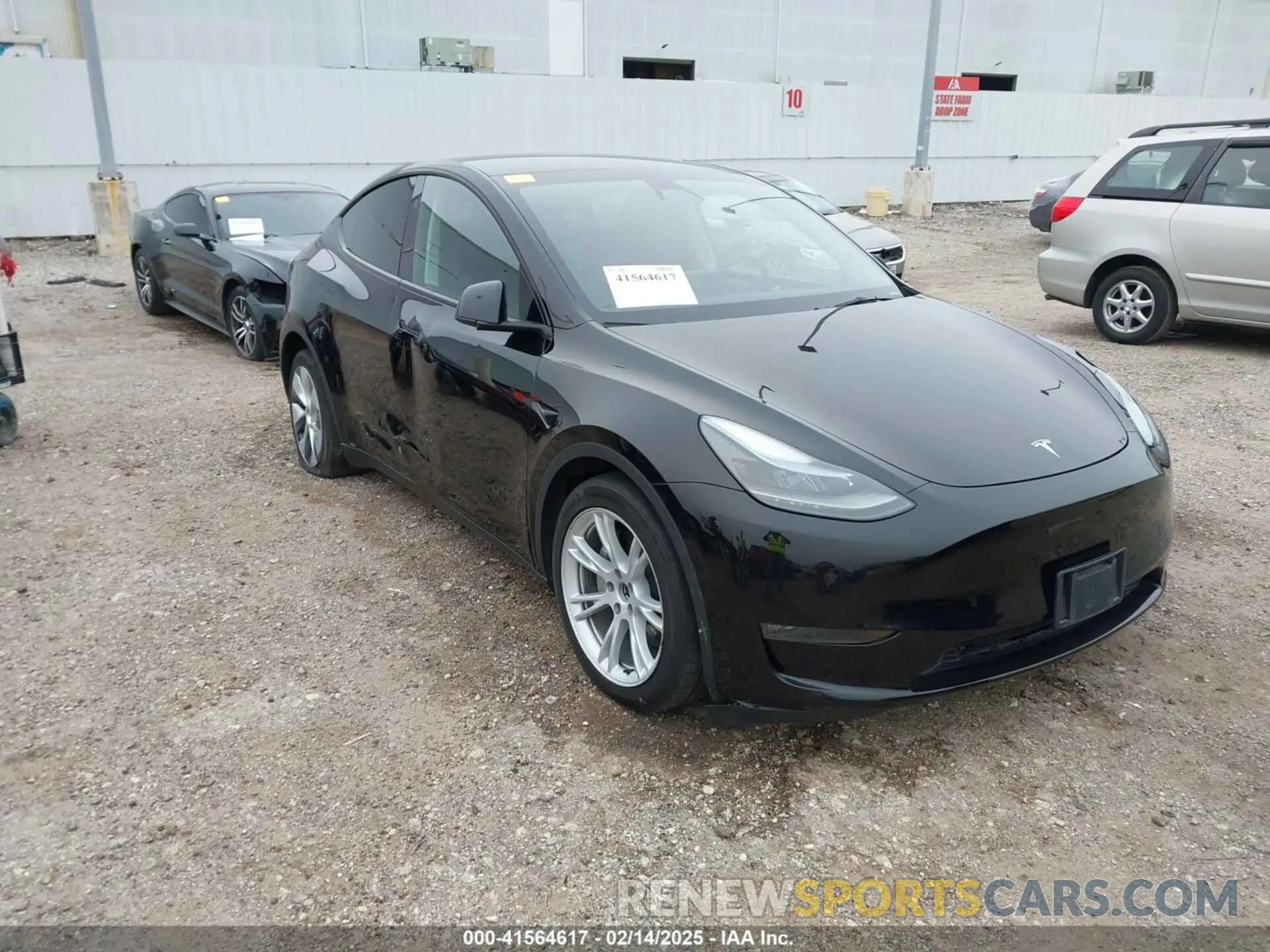 1 Photograph of a damaged car 7SAYGDEEXPA181114 TESLA MODEL Y 2023