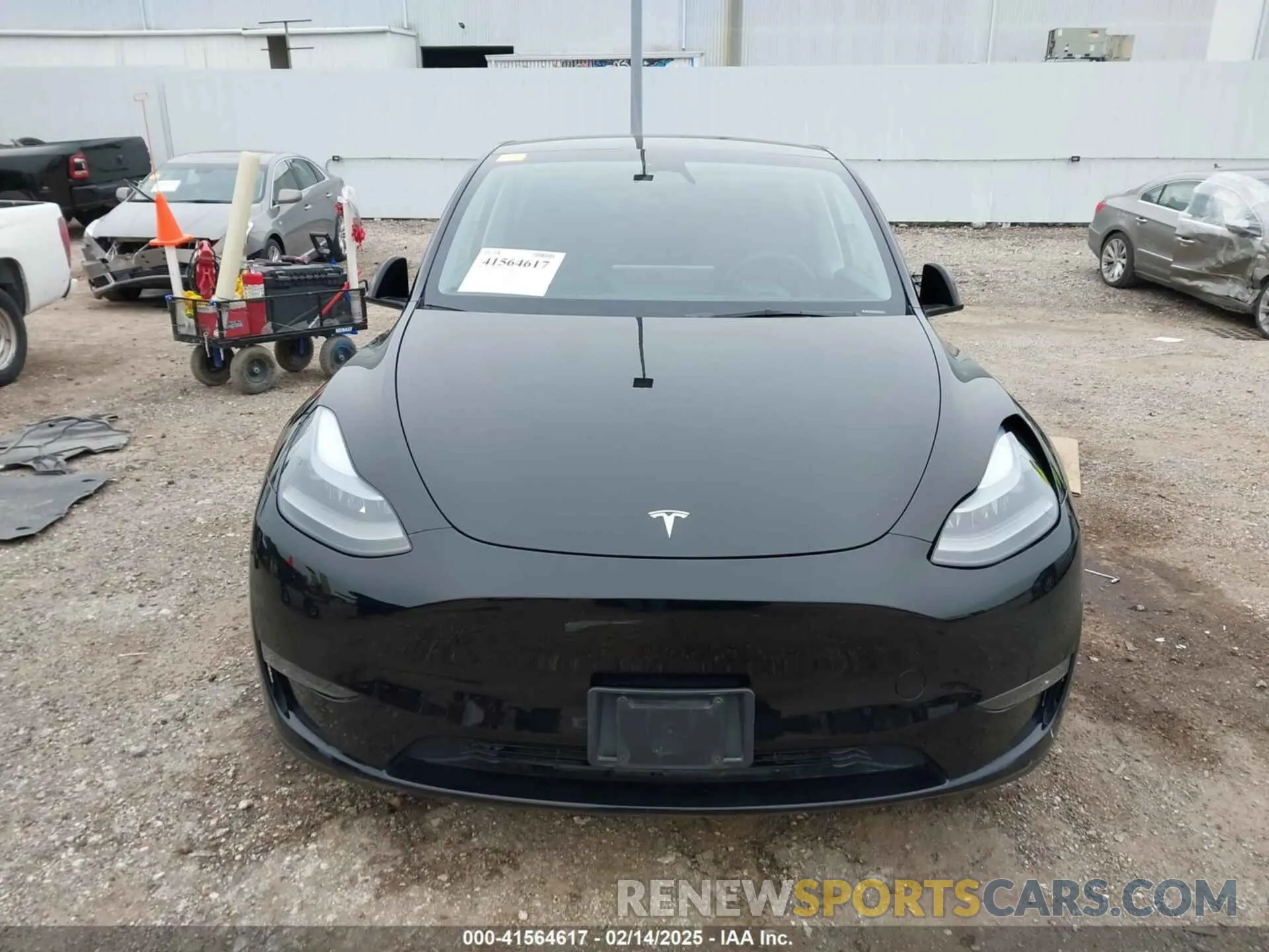 13 Photograph of a damaged car 7SAYGDEEXPA181114 TESLA MODEL Y 2023