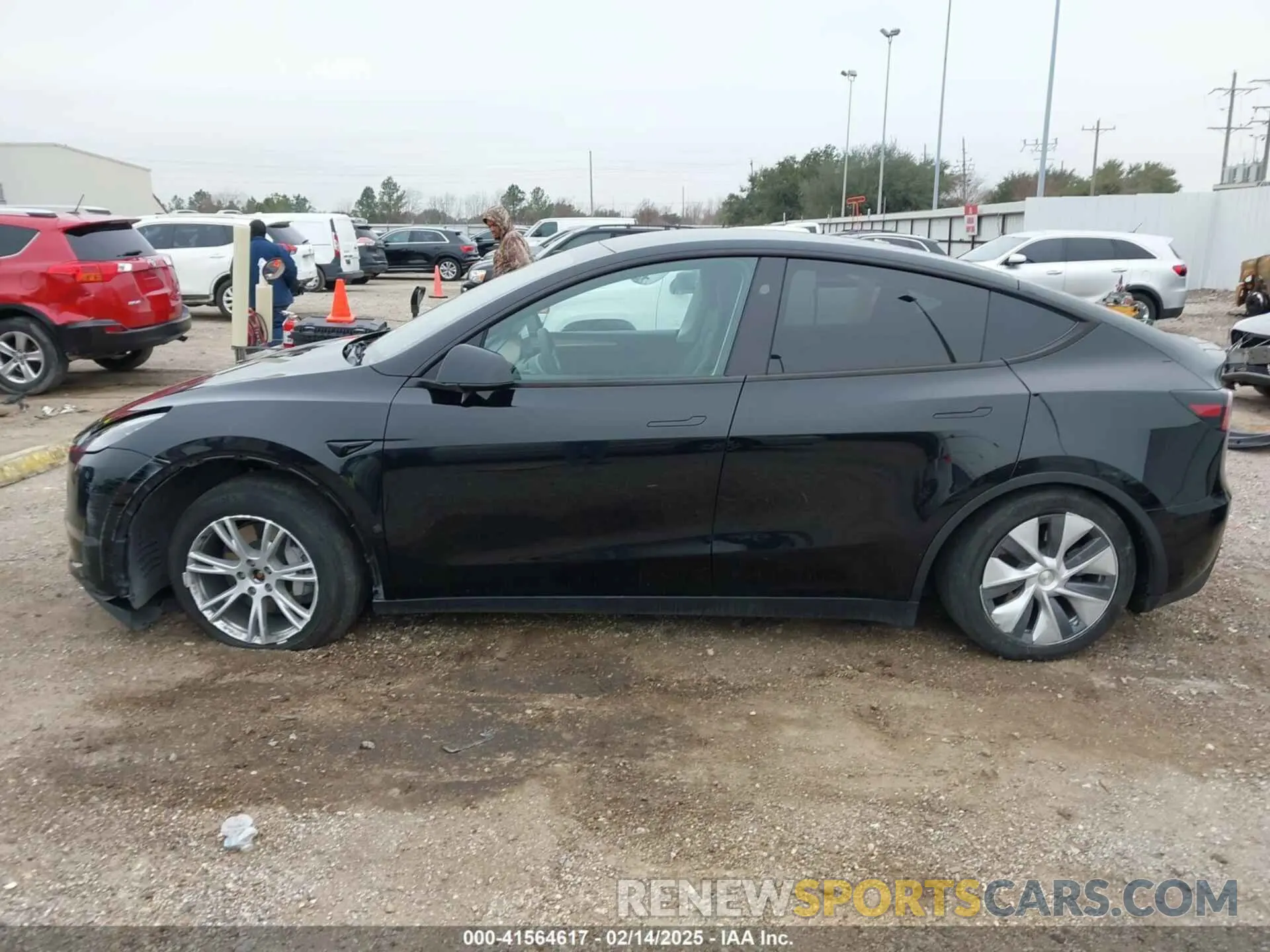 15 Photograph of a damaged car 7SAYGDEEXPA181114 TESLA MODEL Y 2023
