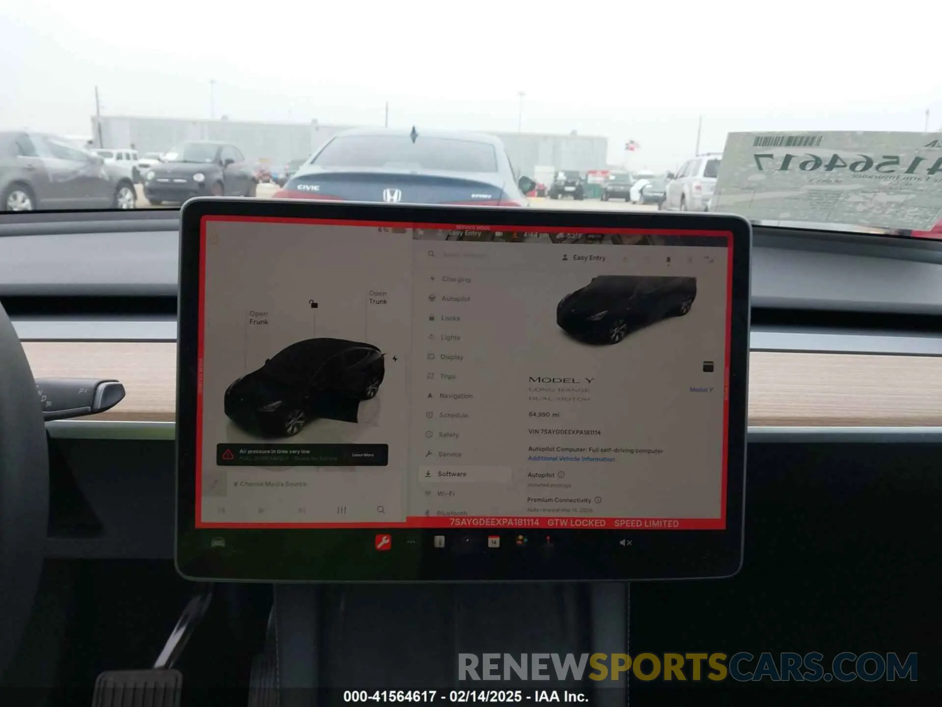 19 Photograph of a damaged car 7SAYGDEEXPA181114 TESLA MODEL Y 2023