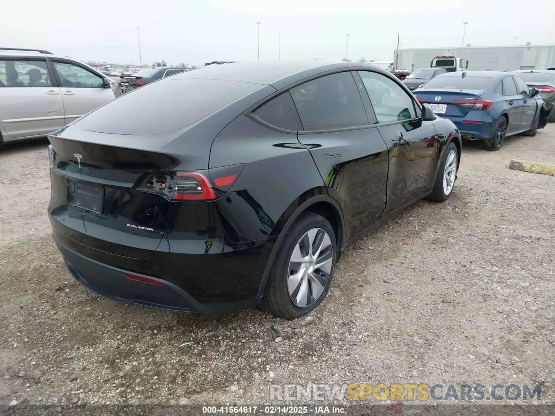 4 Photograph of a damaged car 7SAYGDEEXPA181114 TESLA MODEL Y 2023