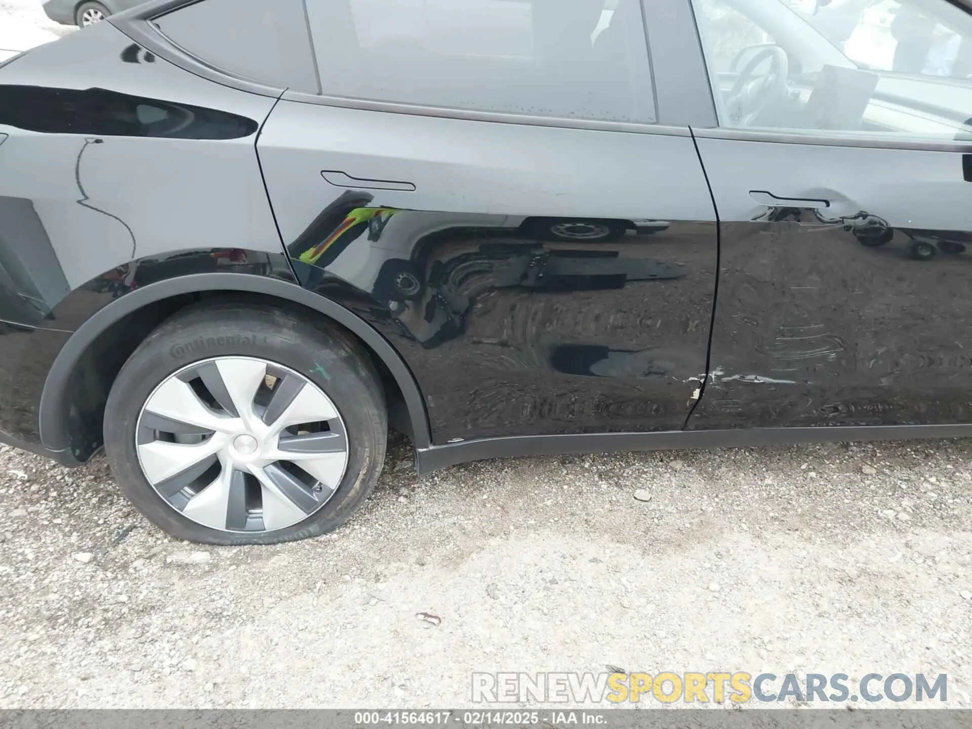 6 Photograph of a damaged car 7SAYGDEEXPA181114 TESLA MODEL Y 2023