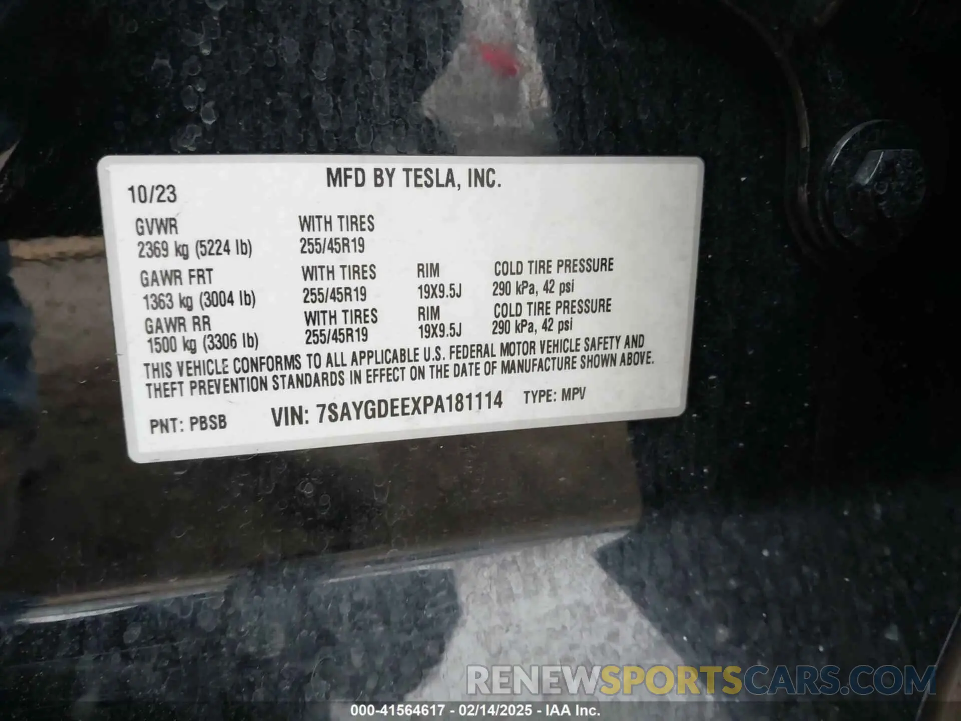 9 Photograph of a damaged car 7SAYGDEEXPA181114 TESLA MODEL Y 2023