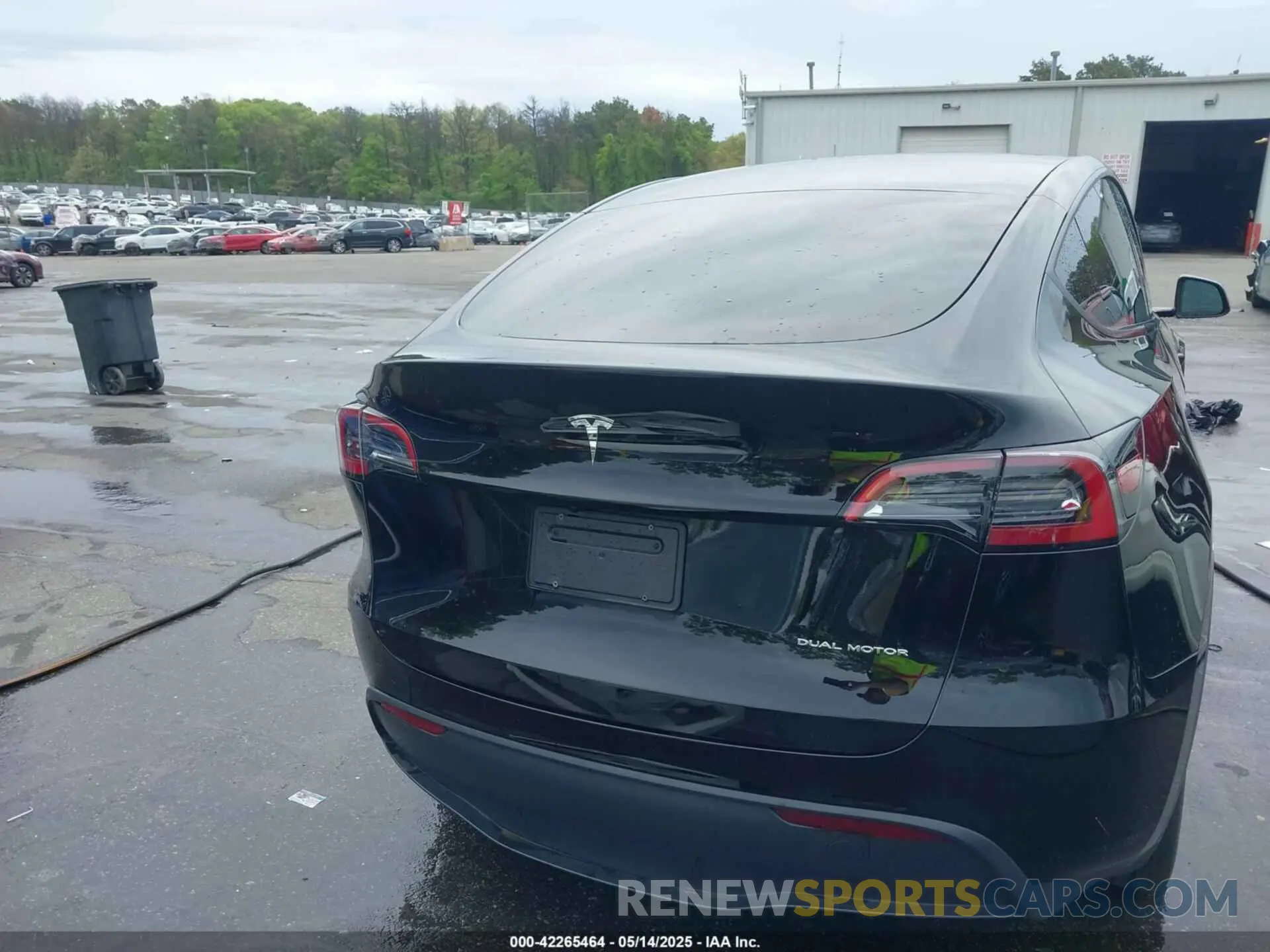 16 Photograph of a damaged car 7SAYGDEEXPA183123 TESLA MODEL Y 2023