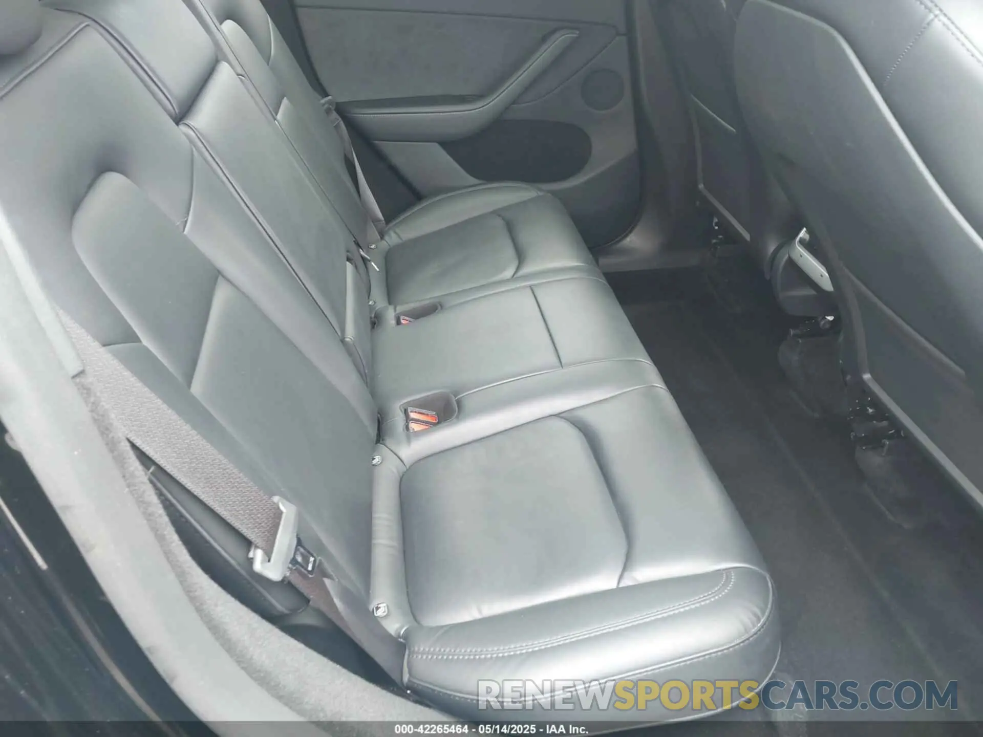 8 Photograph of a damaged car 7SAYGDEEXPA183123 TESLA MODEL Y 2023